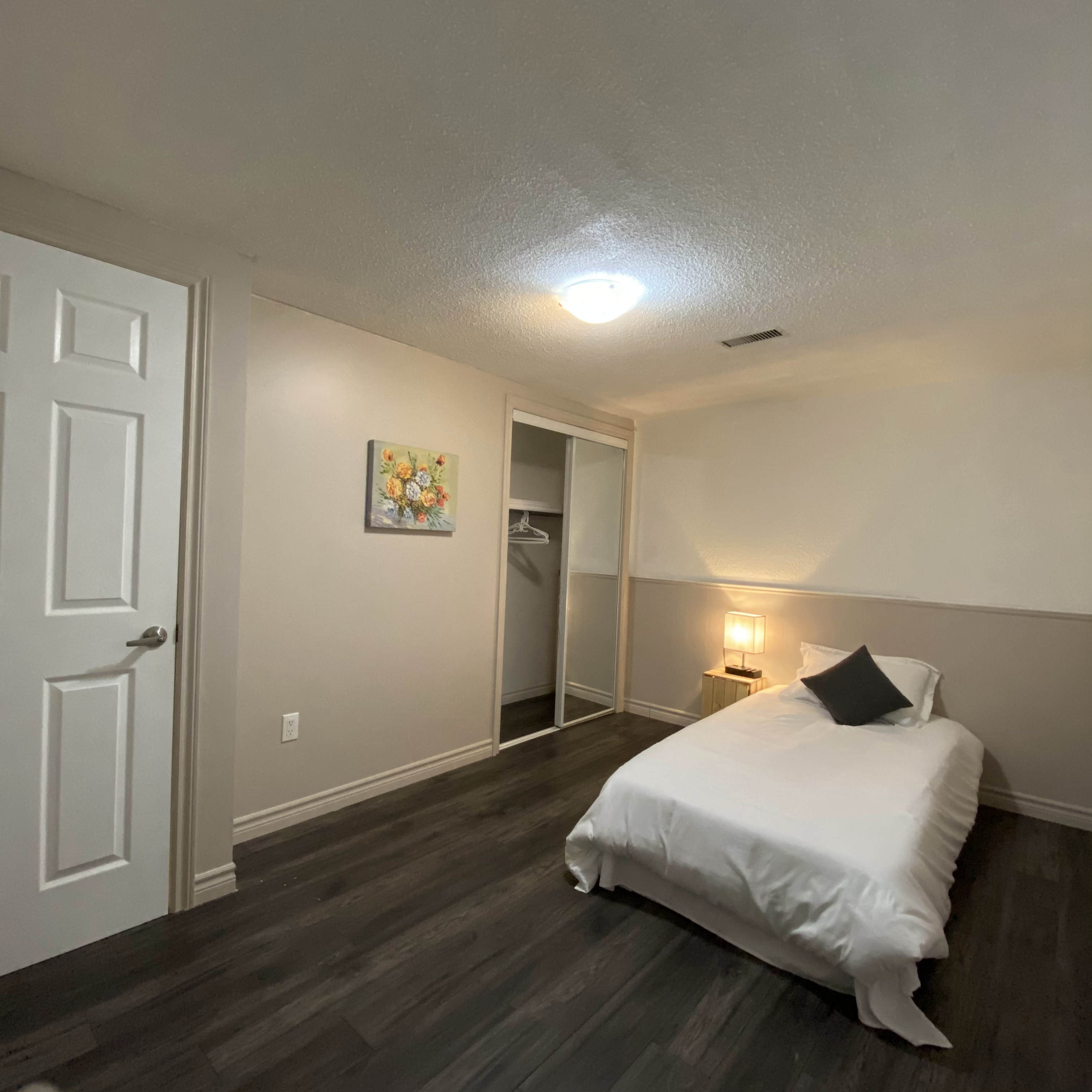 FREE parking- cozy, inexpensive room in bsmt