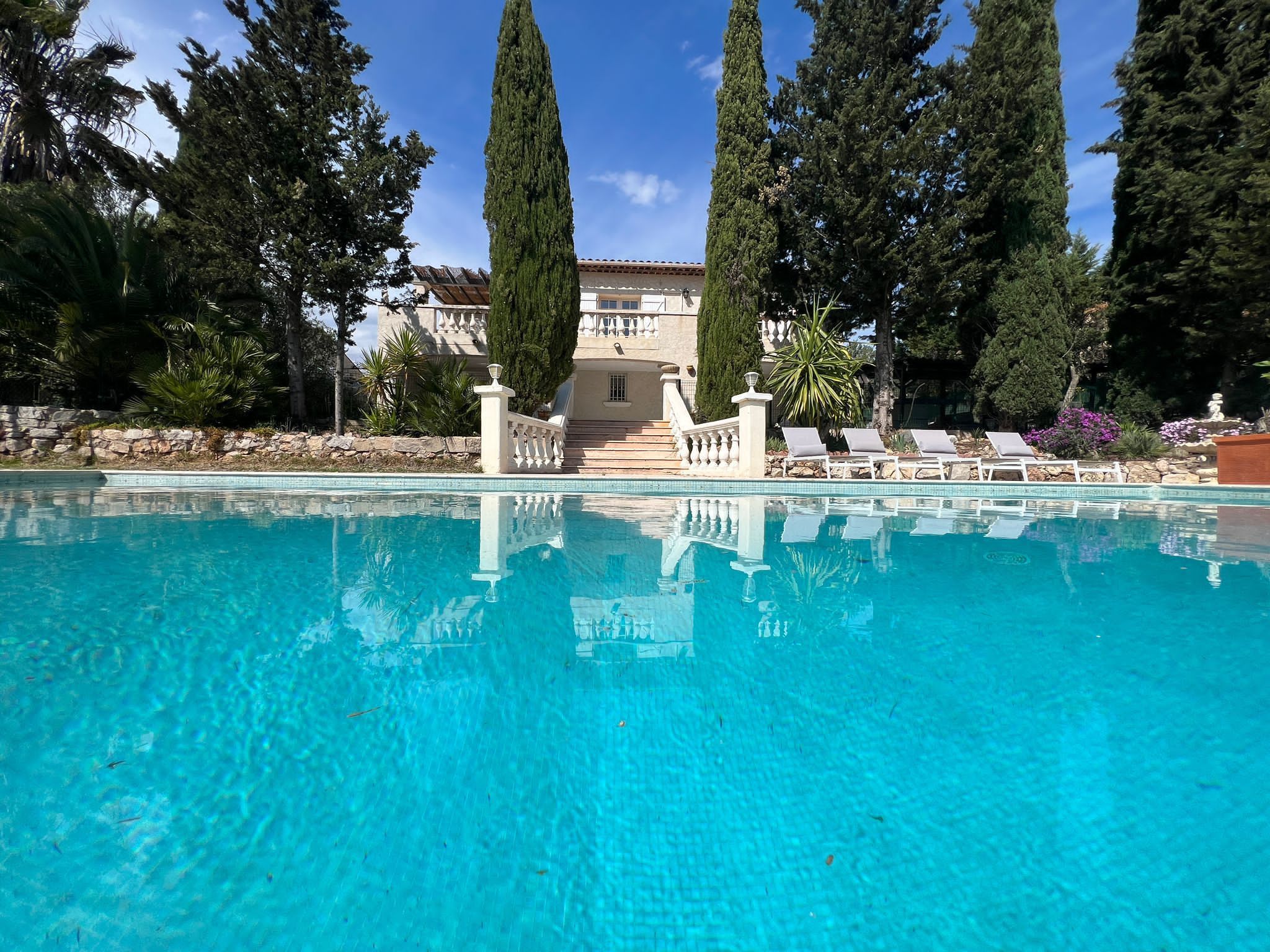 Bas de Villa with Pool