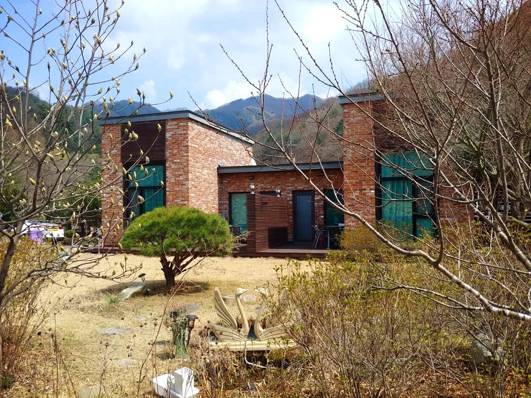 Private style antique duplex pension Junhouse with a beautiful view and a large courtyard feel