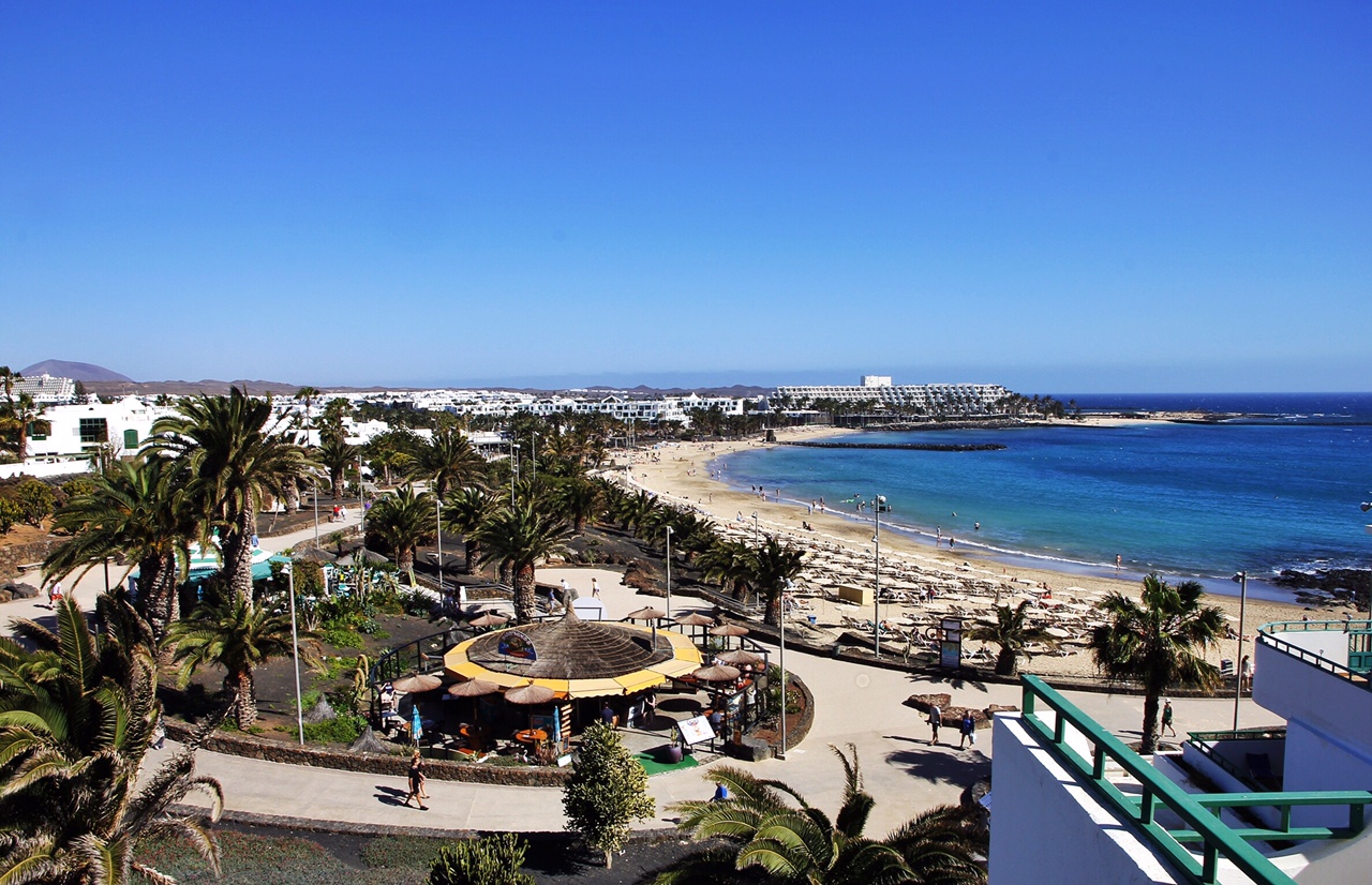Design Vivienda Vacacional El Burgao by the Sea