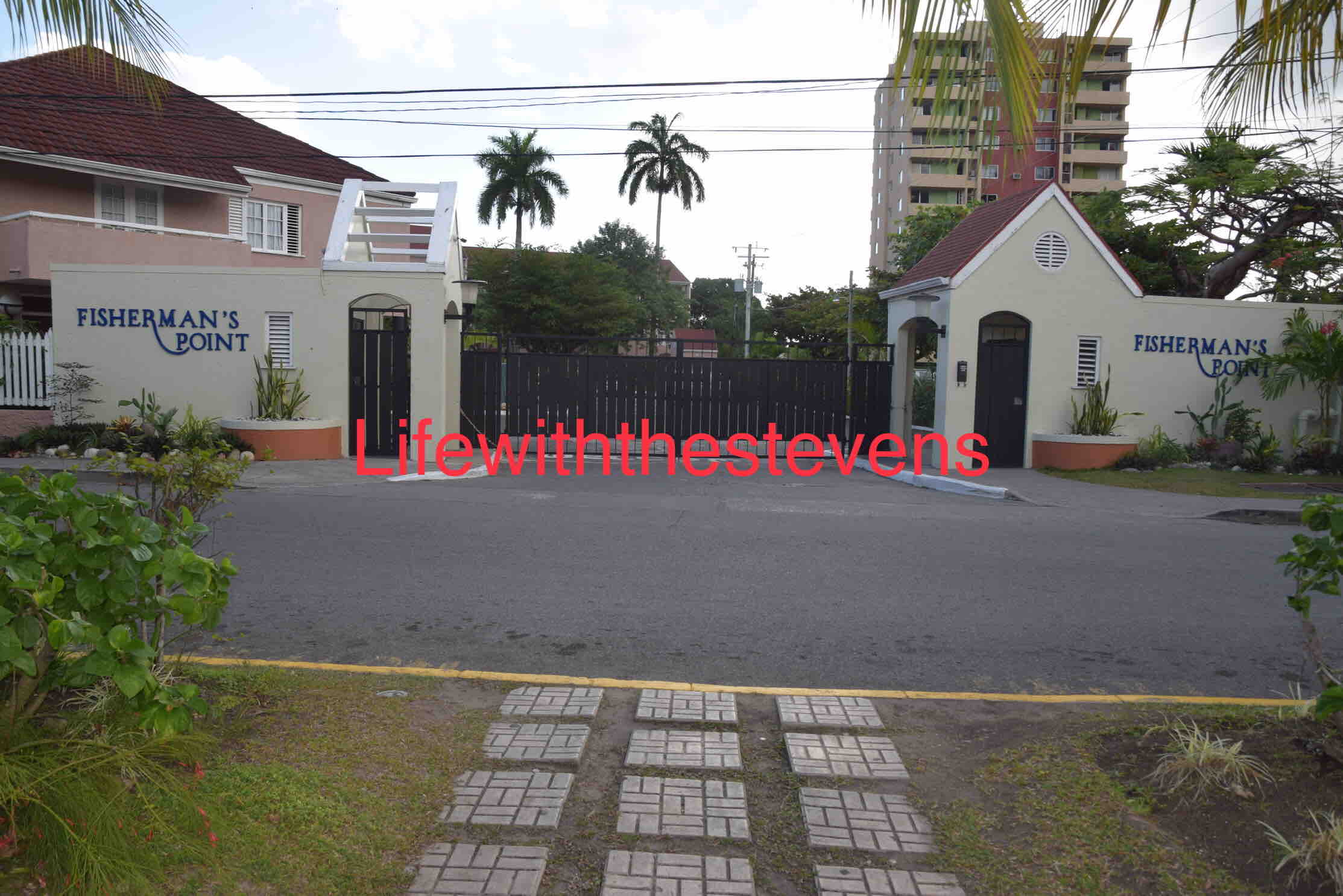 Complimentary Wine At Fishermans Point Resort Apartments for Rent in