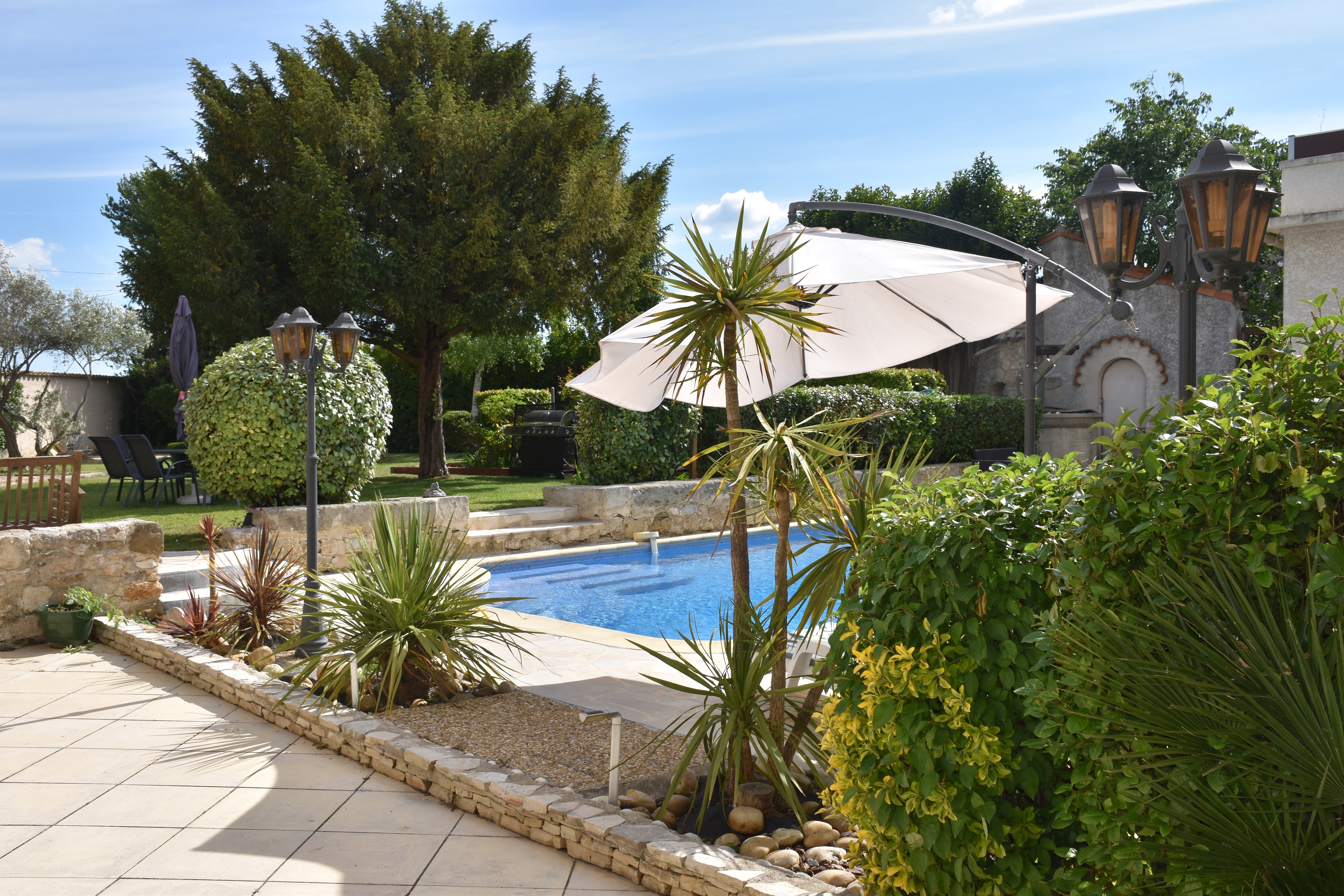 Le Gîte Lucas: 39m² with air conditioning, swimming pool and garden