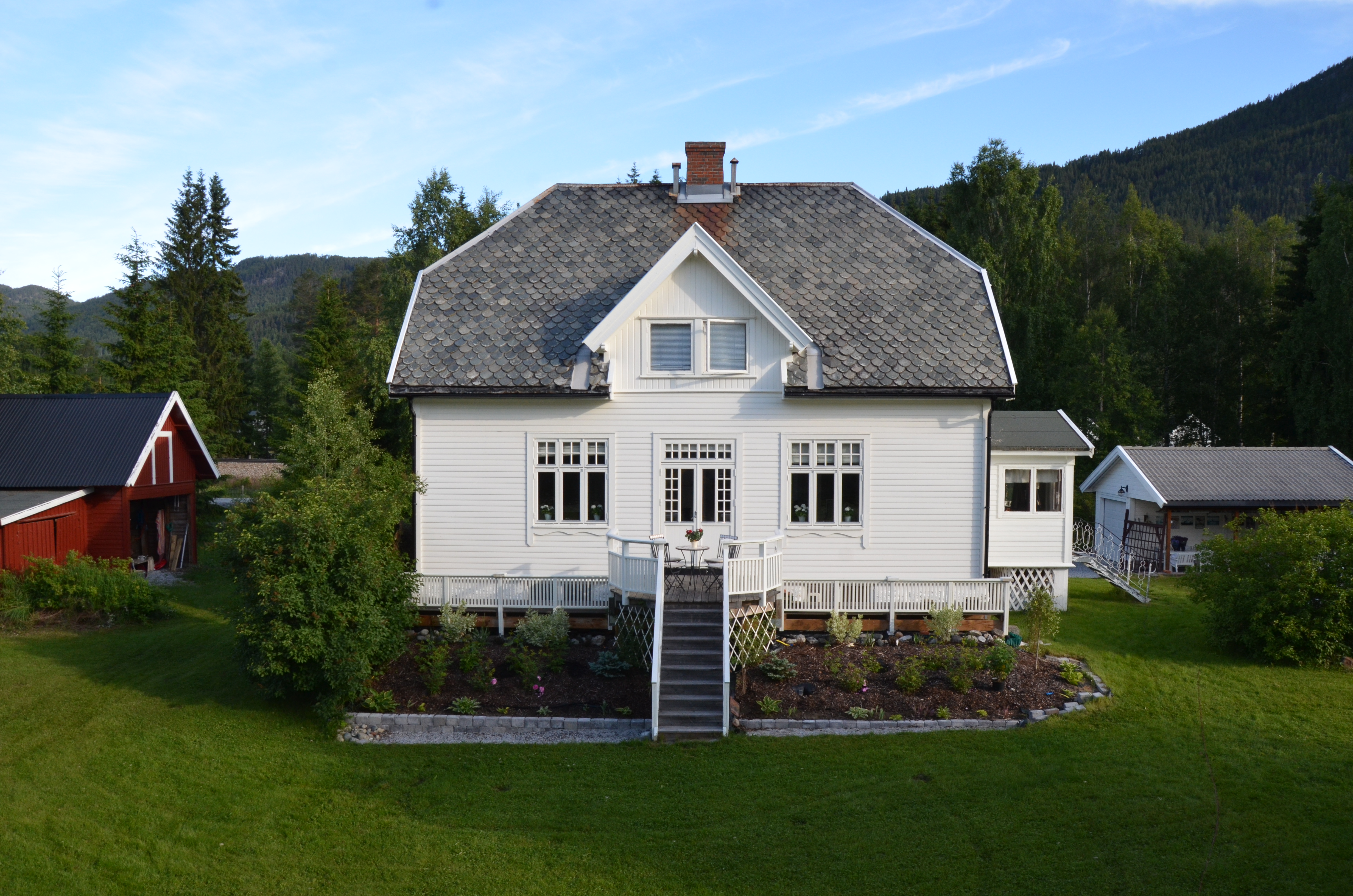 Charming house near mountains