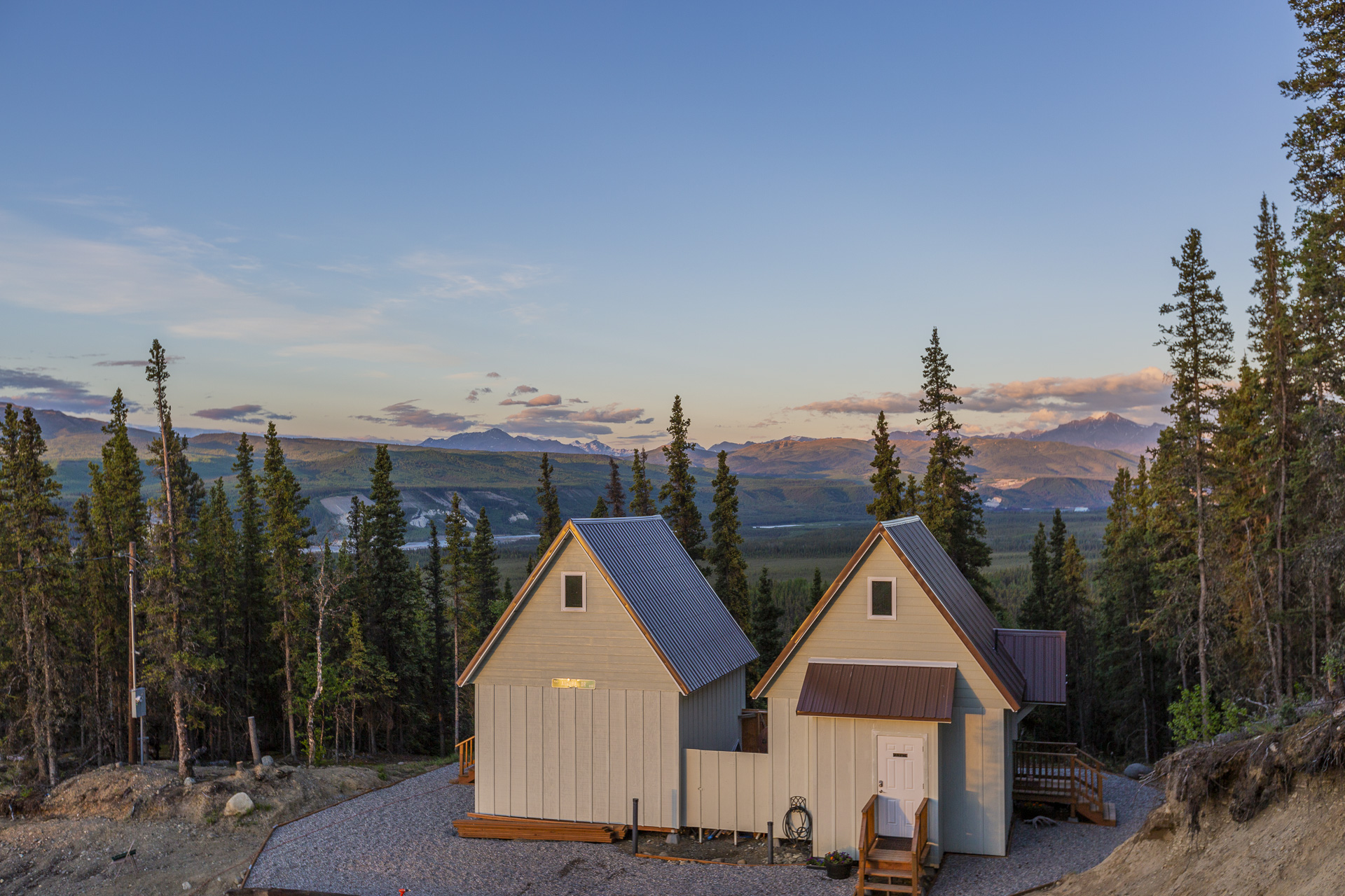 The Cabin at Alpenglow Ridge Cabins for Rent in Healy