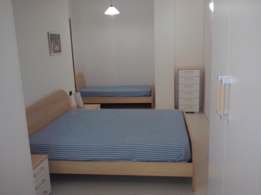 otranto, large three-room apartment via catona