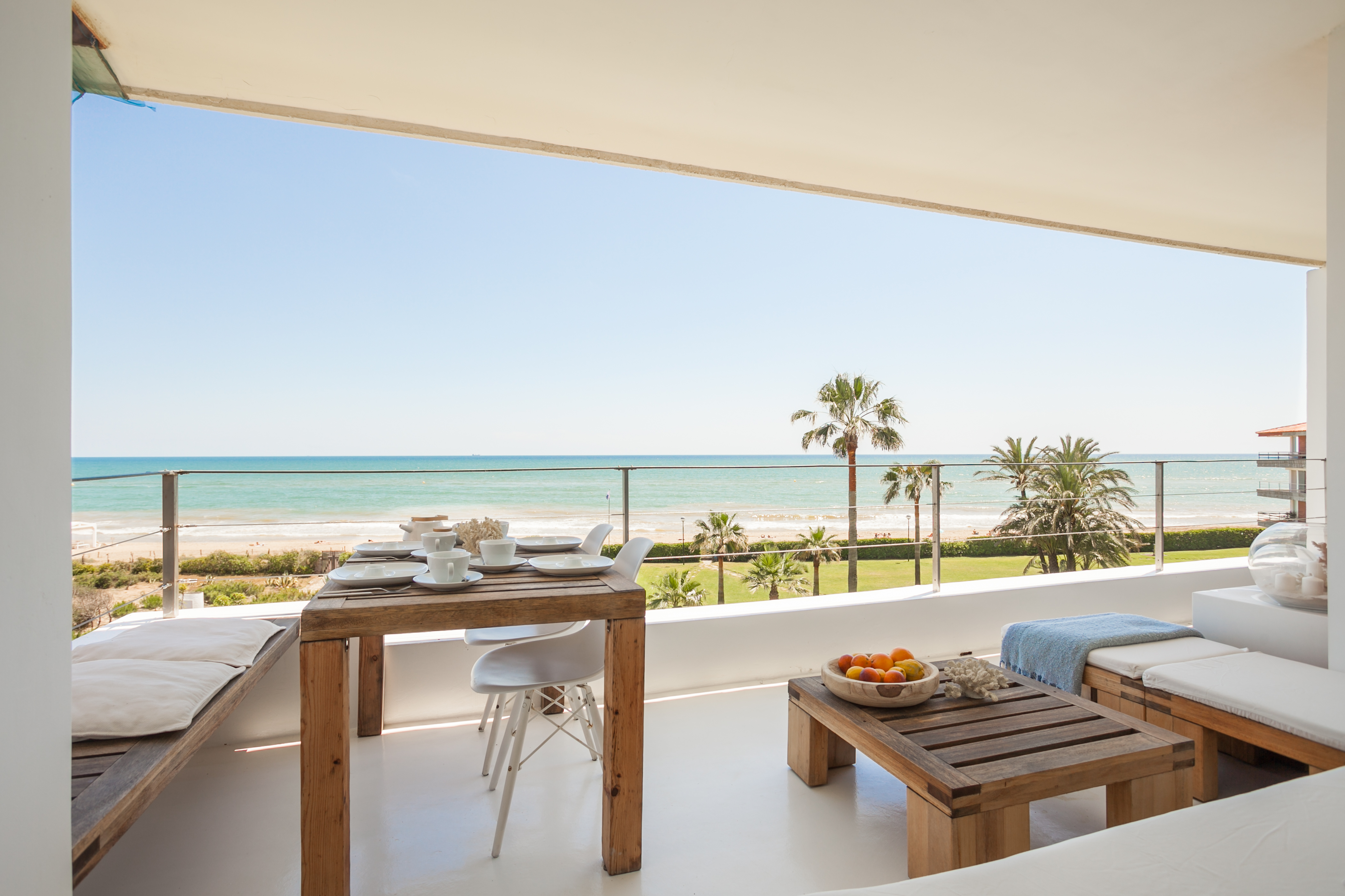 G Luxury ZEN Beachfront Apartment Gava Mar