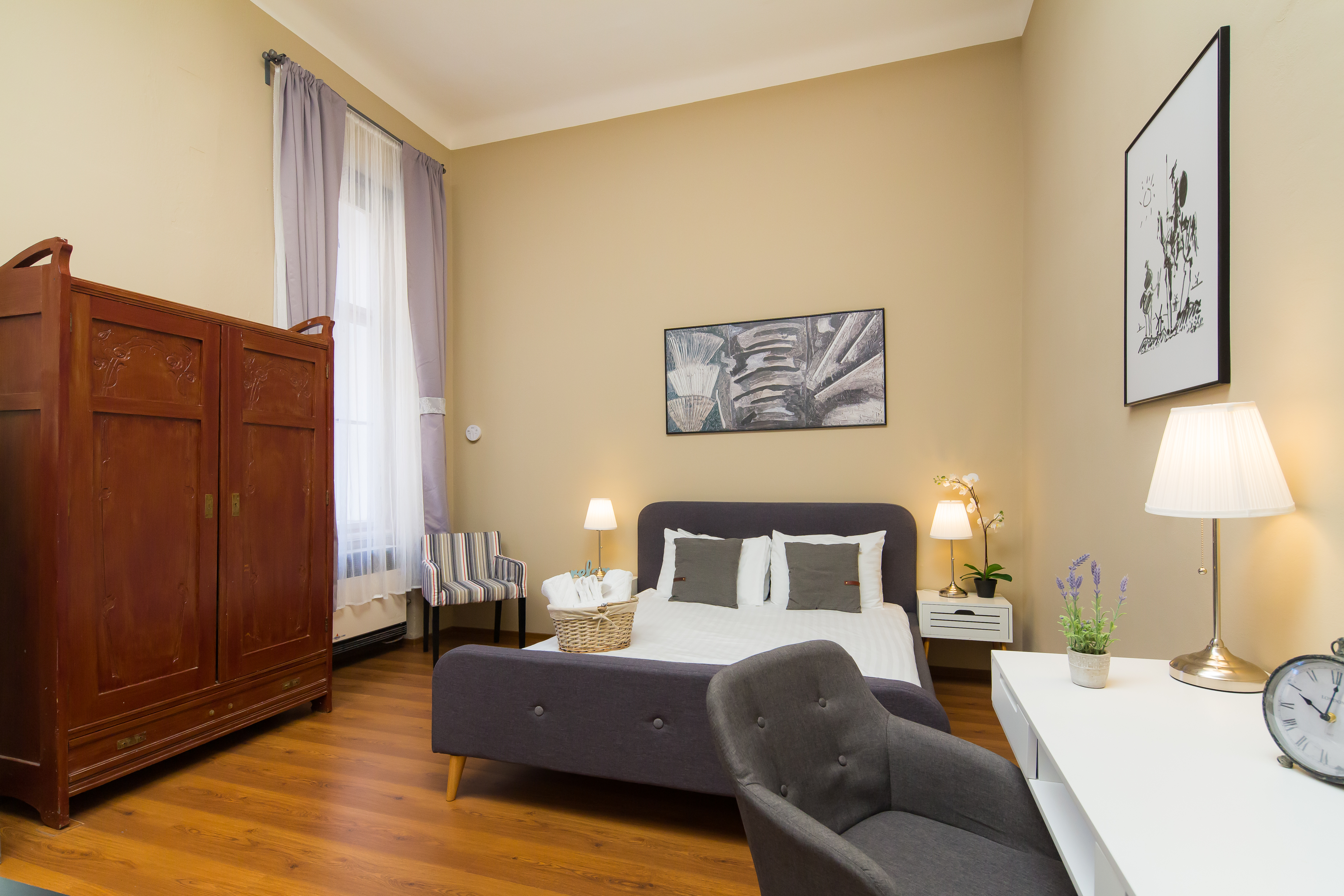Quaint Dorchester ROOM with Ensuite Bathroom