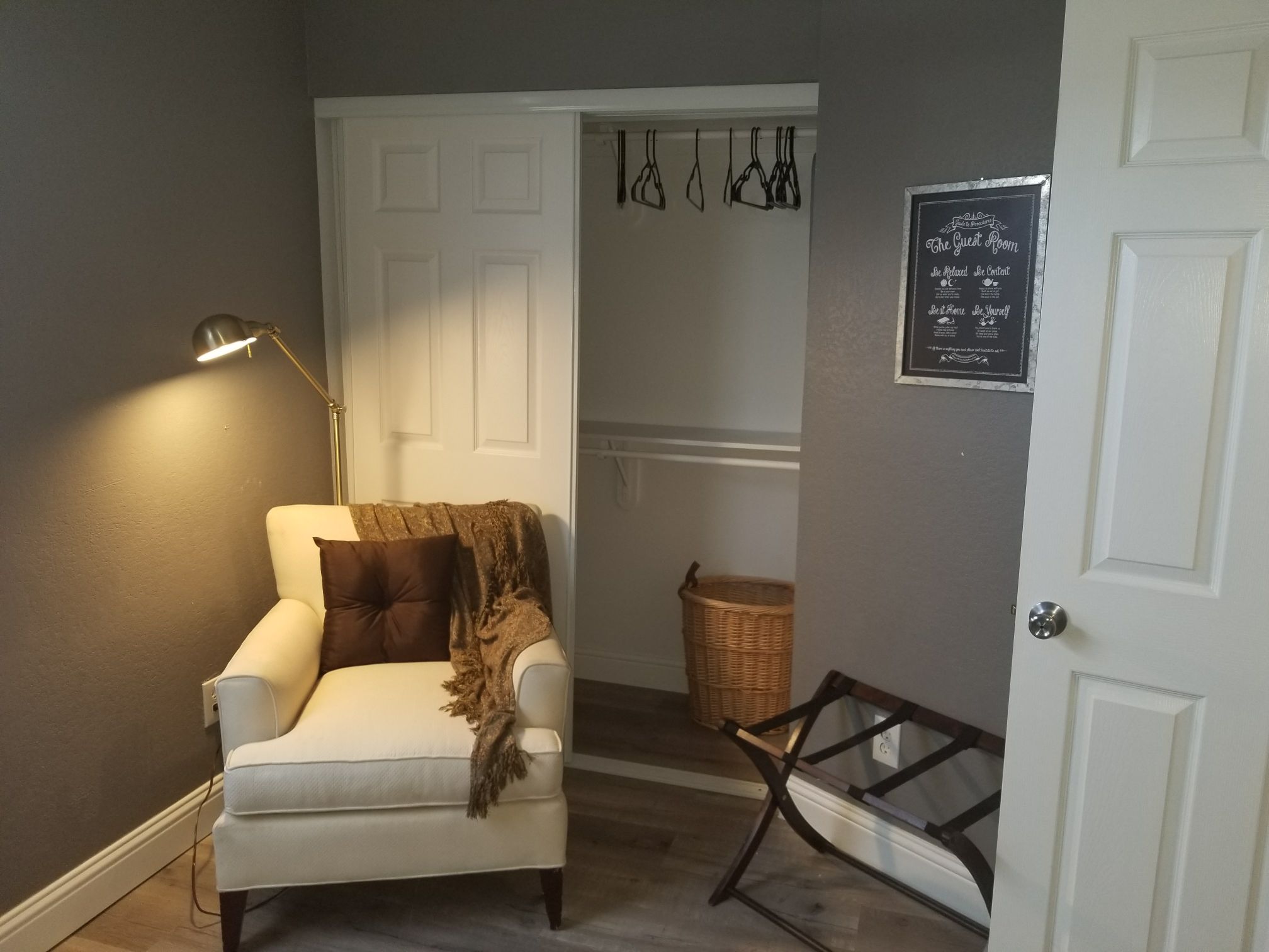 Cool Condo in the heart of Aurora - Apartments for Rent in Aurora