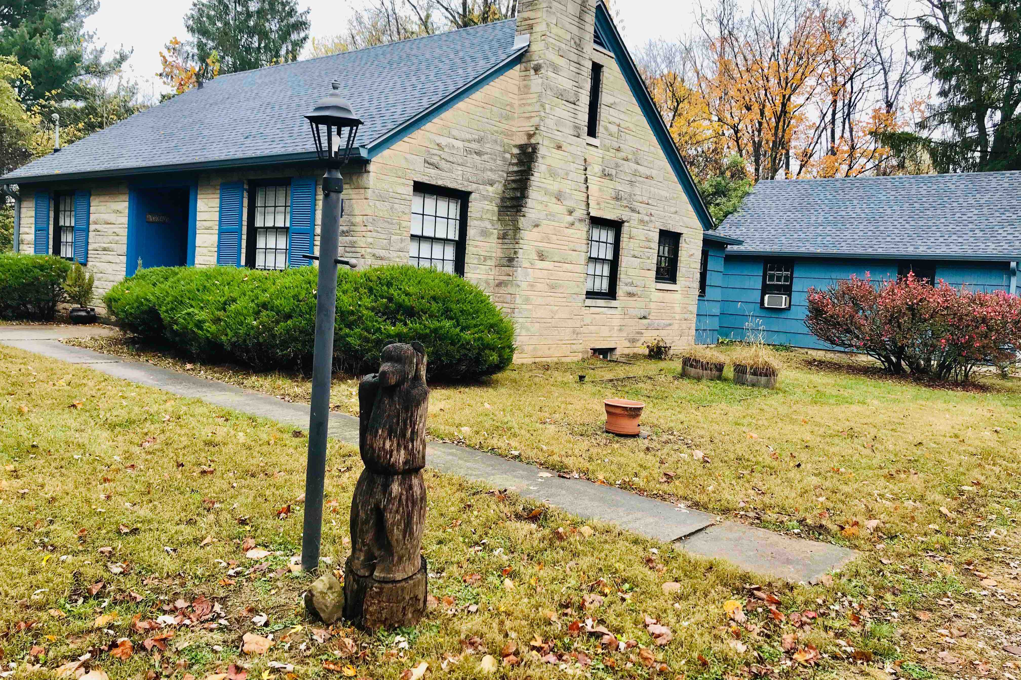 Blue Limestone Cottage on North Headley Road Houses for Rent in