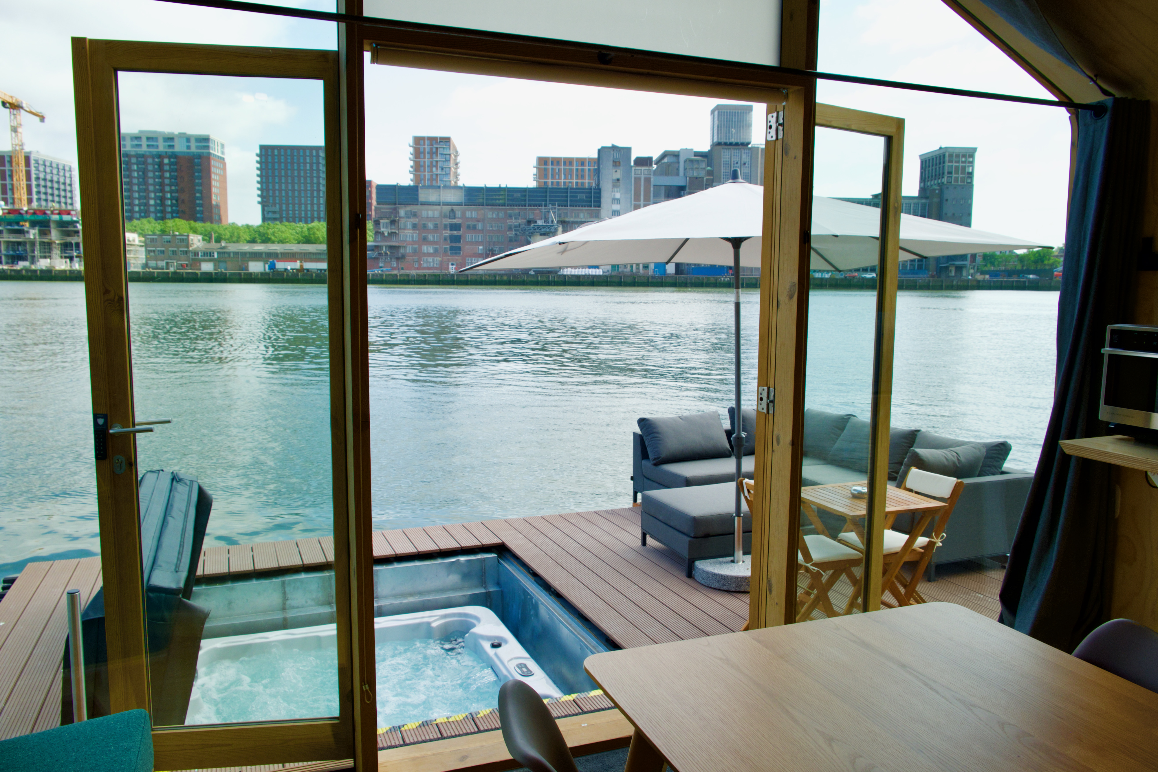 Nieuw: Wikkelboat 3 @ Floating Rotterdam Rijnhaven — Rotterdam stay