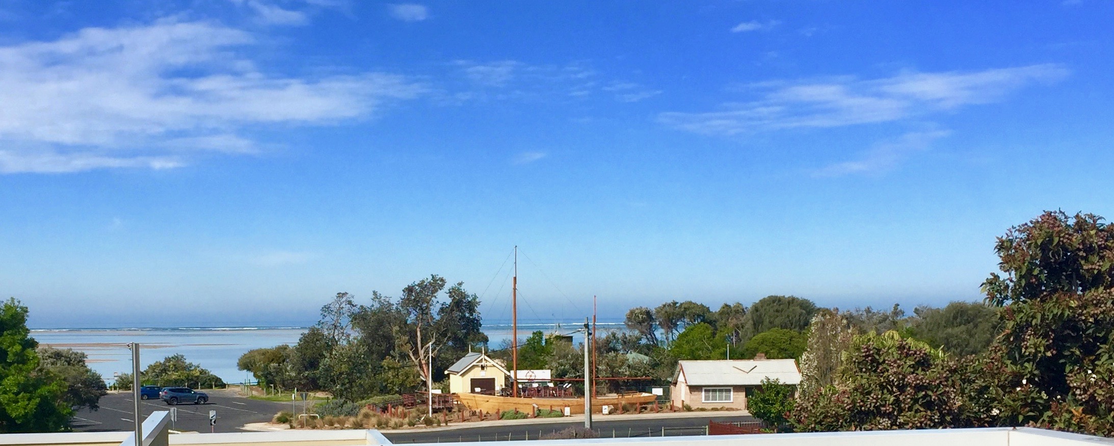 PURE SHORES- Beach 300m, Sea Views, Wifi, Netflix.