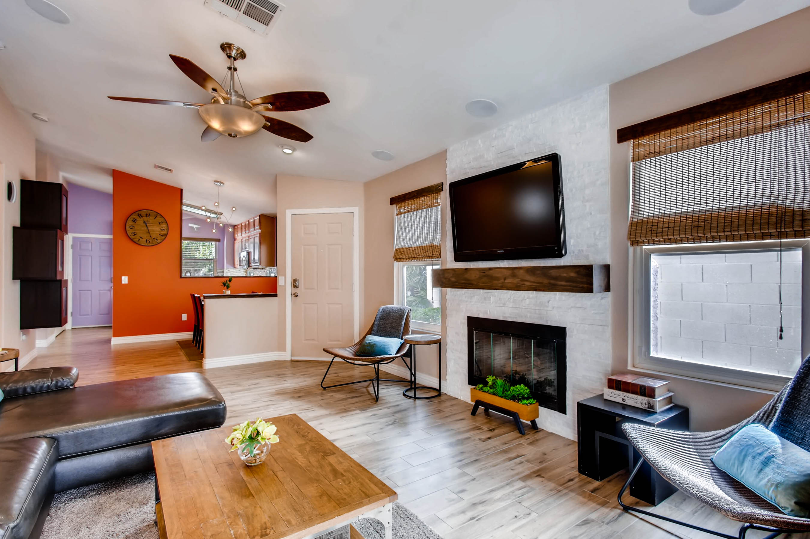 Cozy Private Home with Pool and Free Heated Spa! in Unincorporated Areas, Clark County Nv