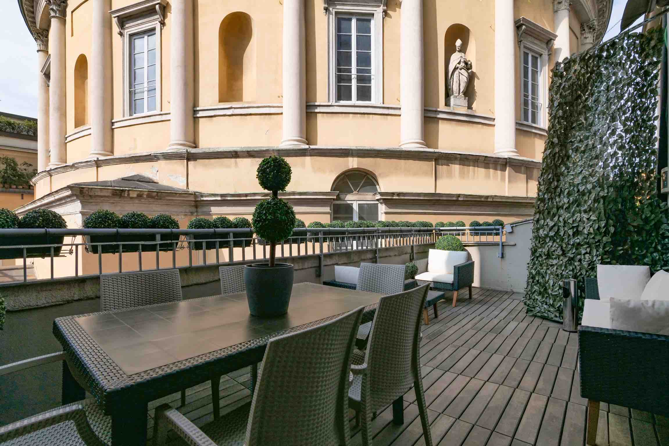 DUOMO Luxury with Terrace in Prestigious Building