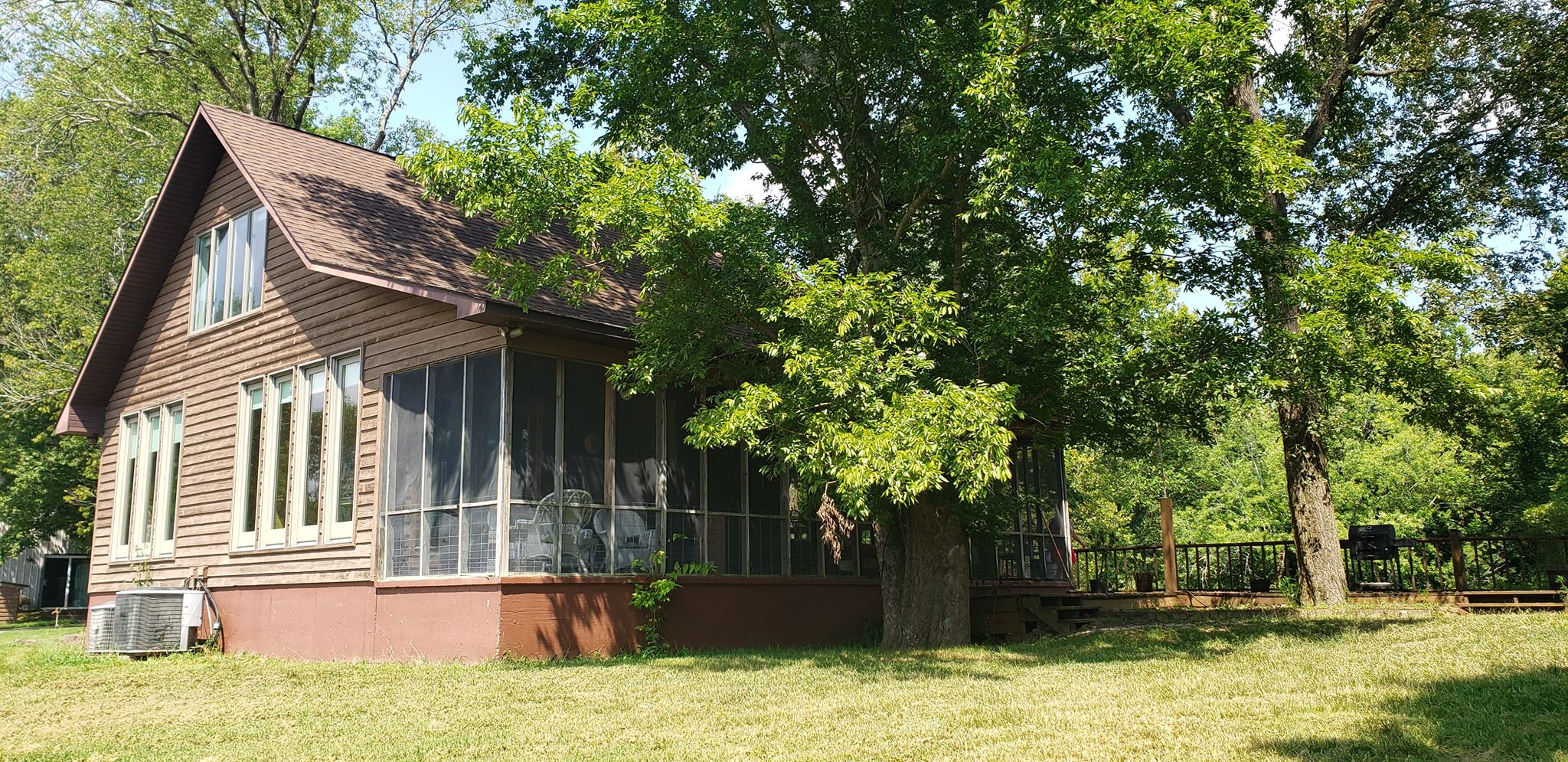 On The Farm B&B's Cabin Houses for Rent in Williamsville, Missouri