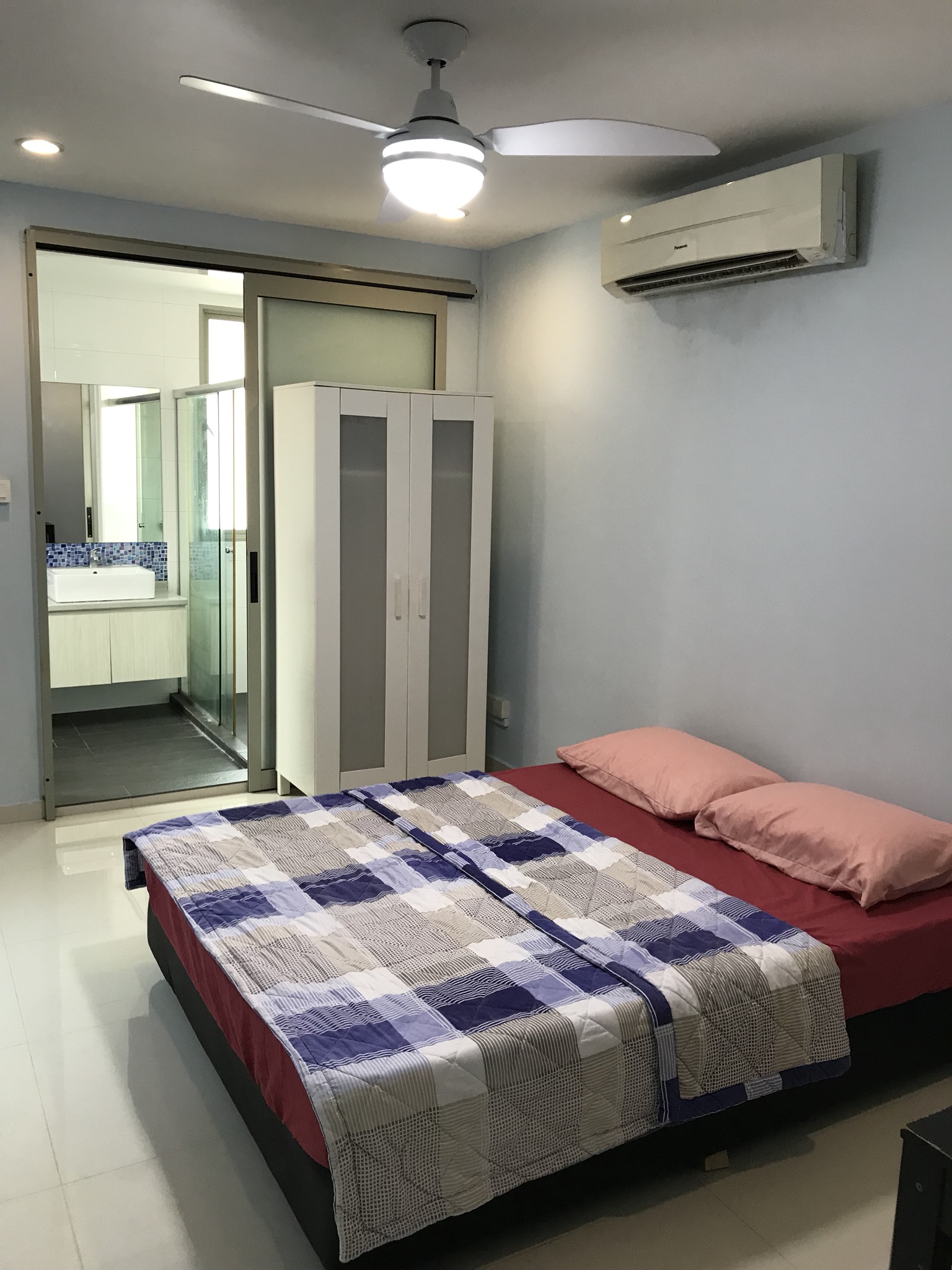 373 L2R4 Private room with private bath