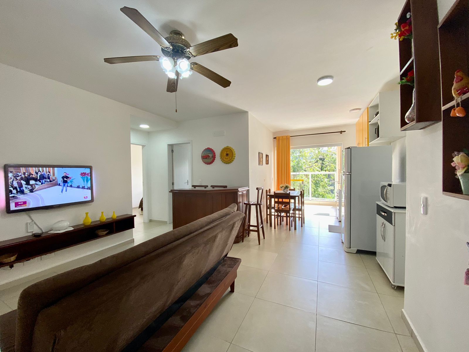 Apt w/ en-suite, gourmet balcony downtown Ubatuba.