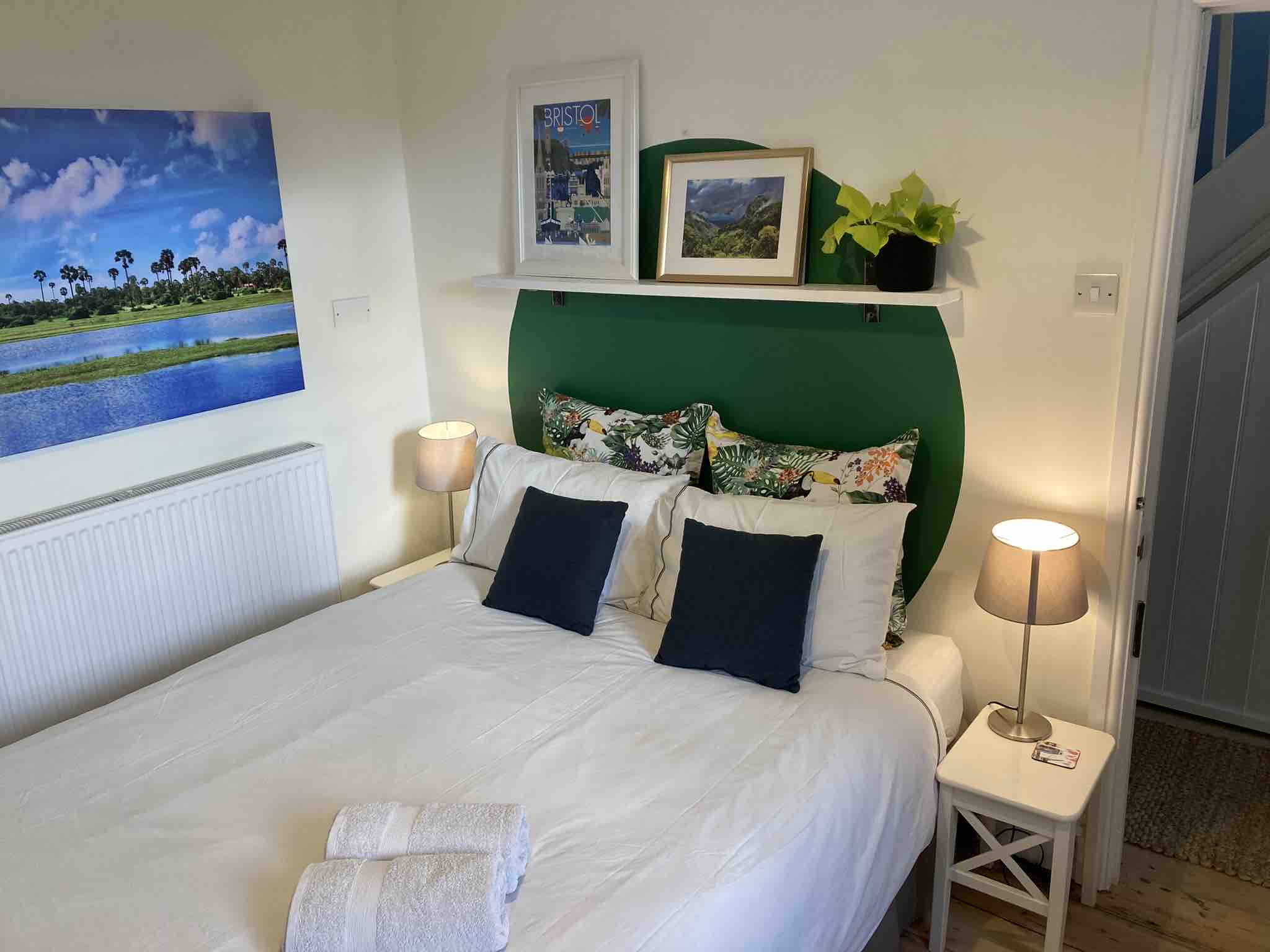 Lovely room with kitchen in Totterdown in Windmill Hill, Bristol