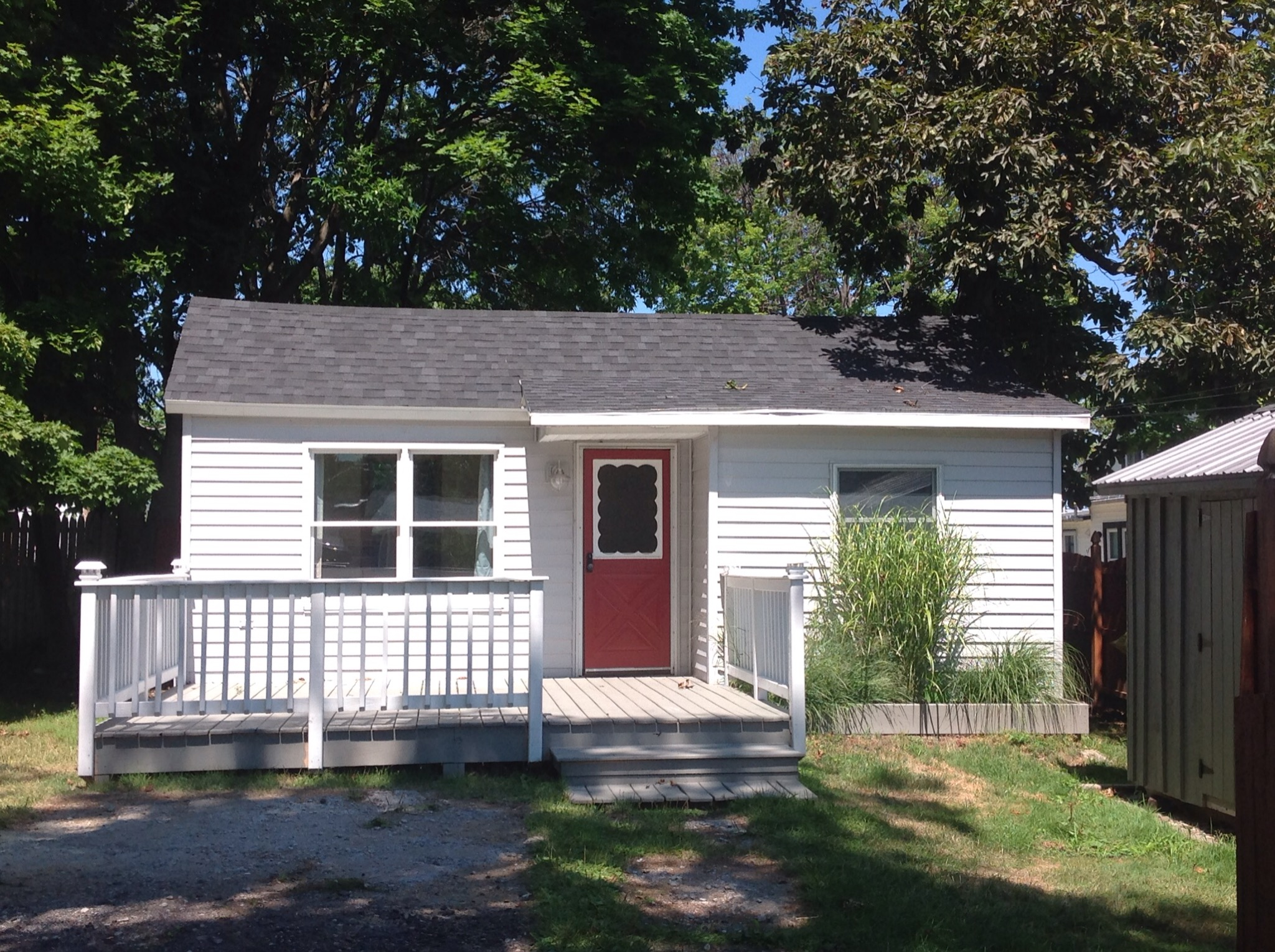 Cedar Beach Cottage on Lake Erie Cottages for Rent in Dunkirk, New