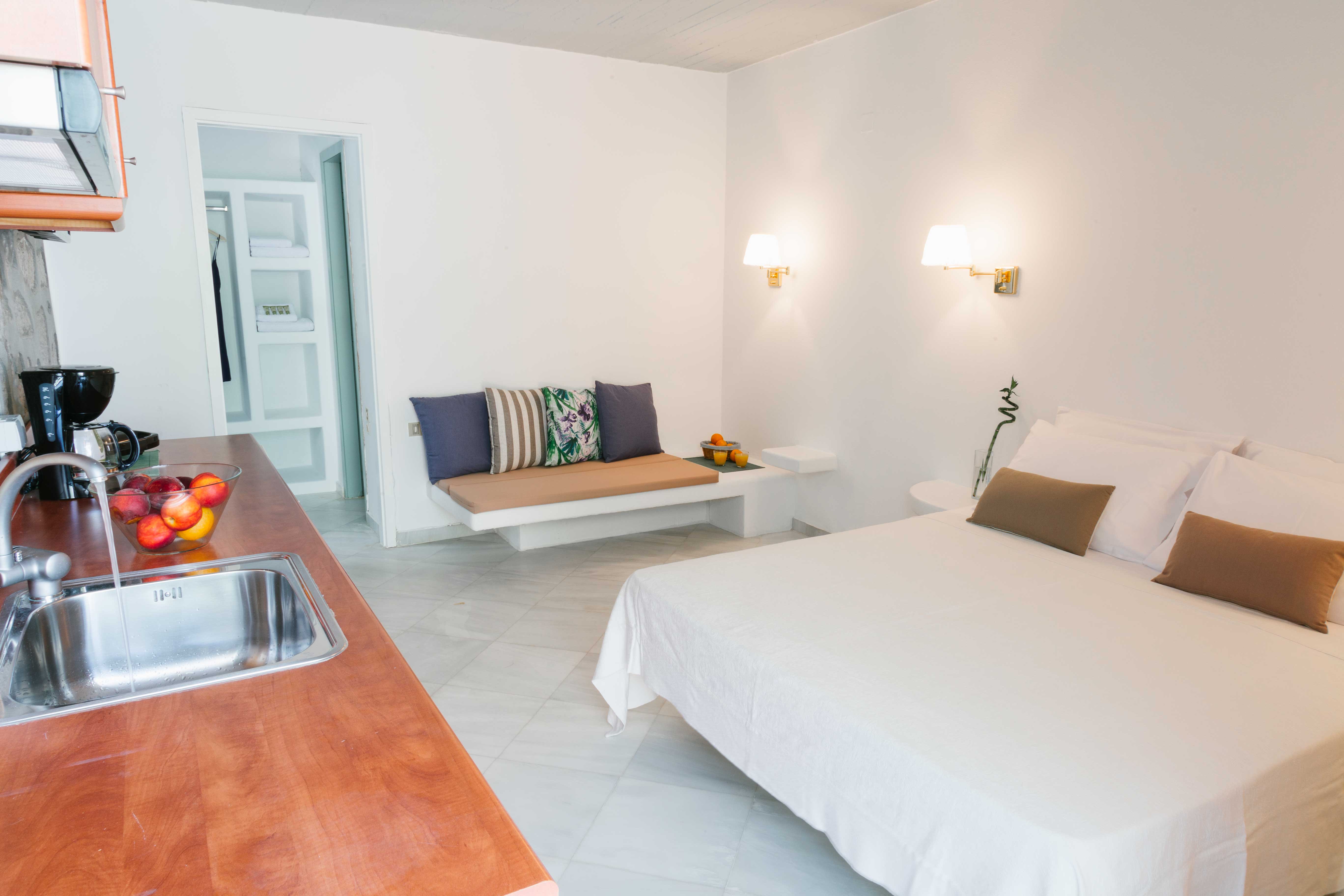 Alkithea Room with Kitchen No7