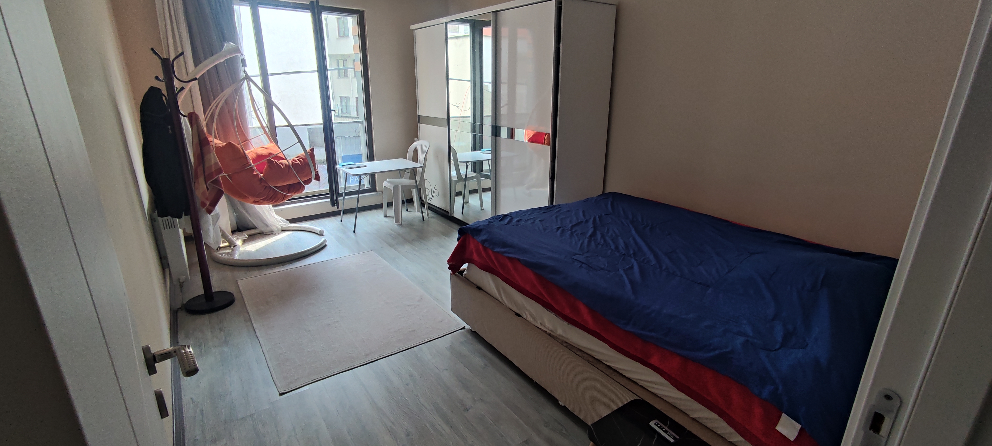 Private Room . 15 min to Istanbul Airport.(Double)