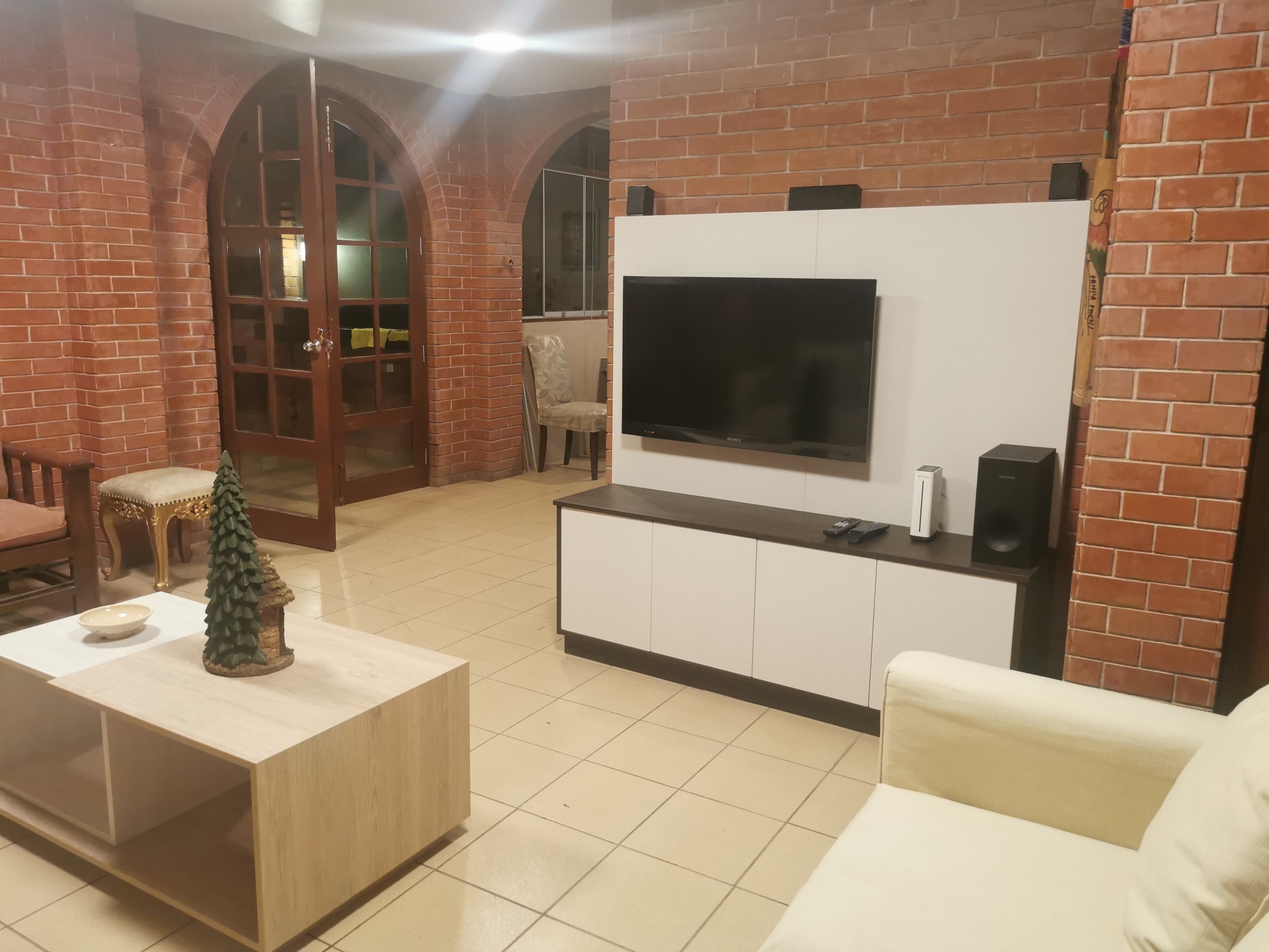 2nd Floor Apartment + Indoor Garage Included