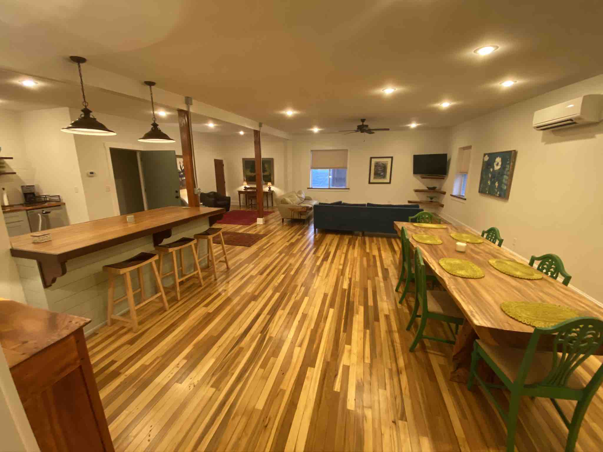 Heart Of Downtown Loft! #4