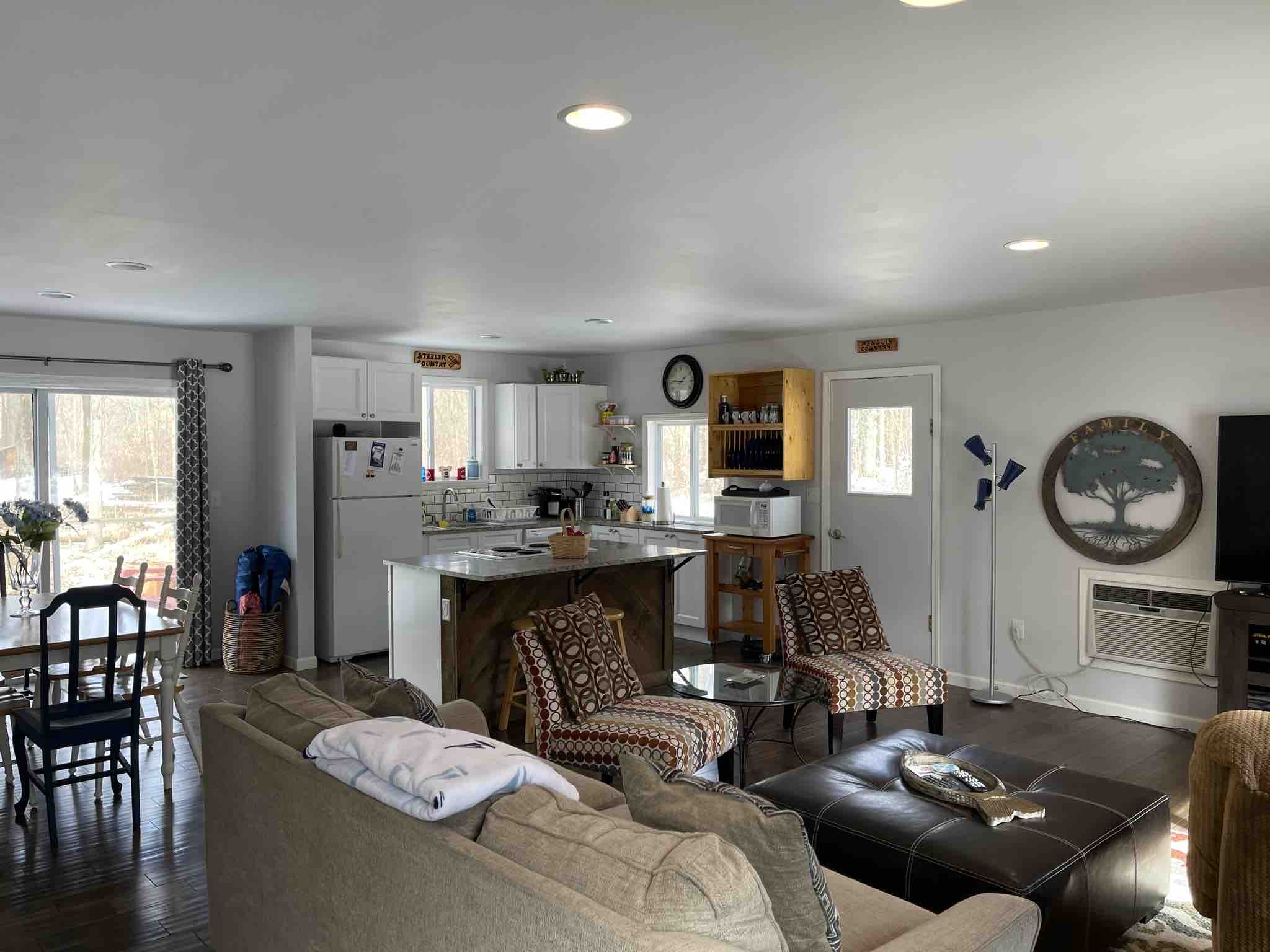 A Quiet Haven Minutes Away From Pymatuning Lake Cottages For Rent In Pymatuning Central Pennsylvania United States