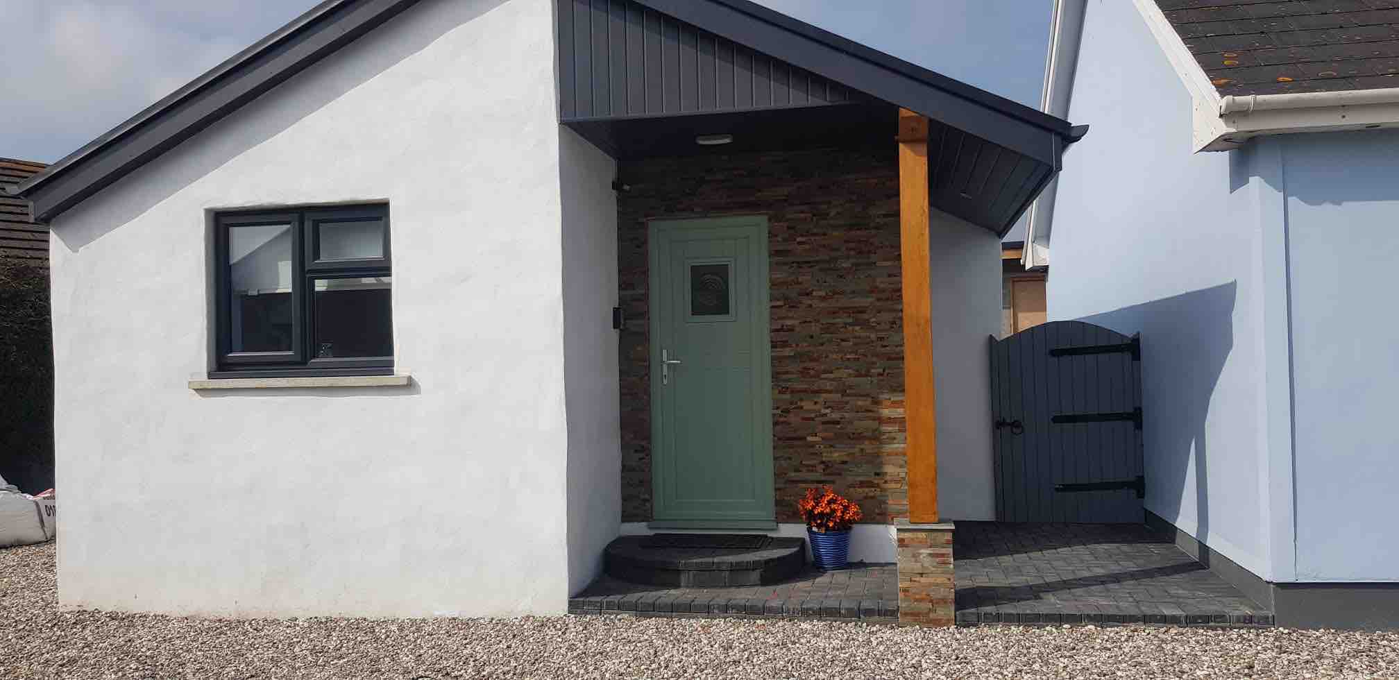 Cosy 1 bedroom cottage with private sunny garden