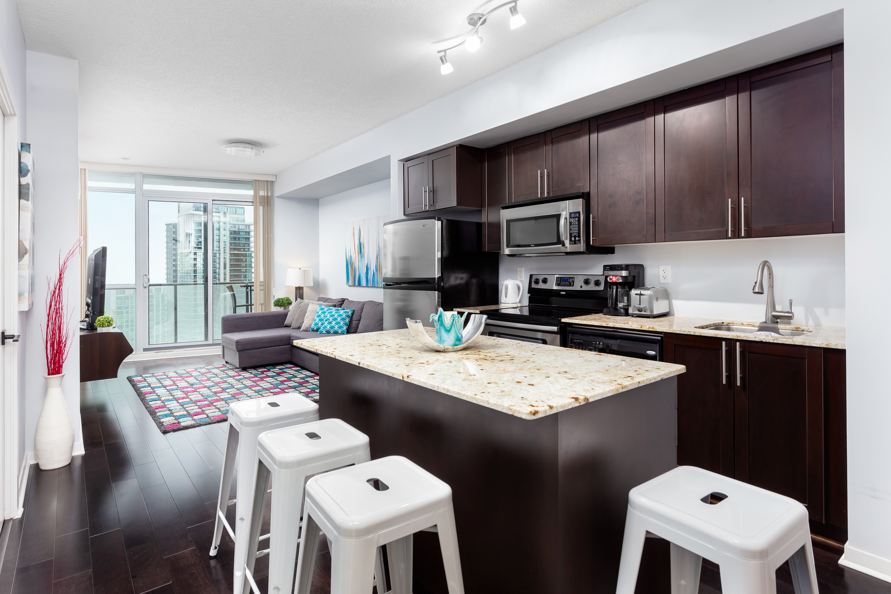 ModernLuxuryHighrise w/Parking - Maple Leaf Square