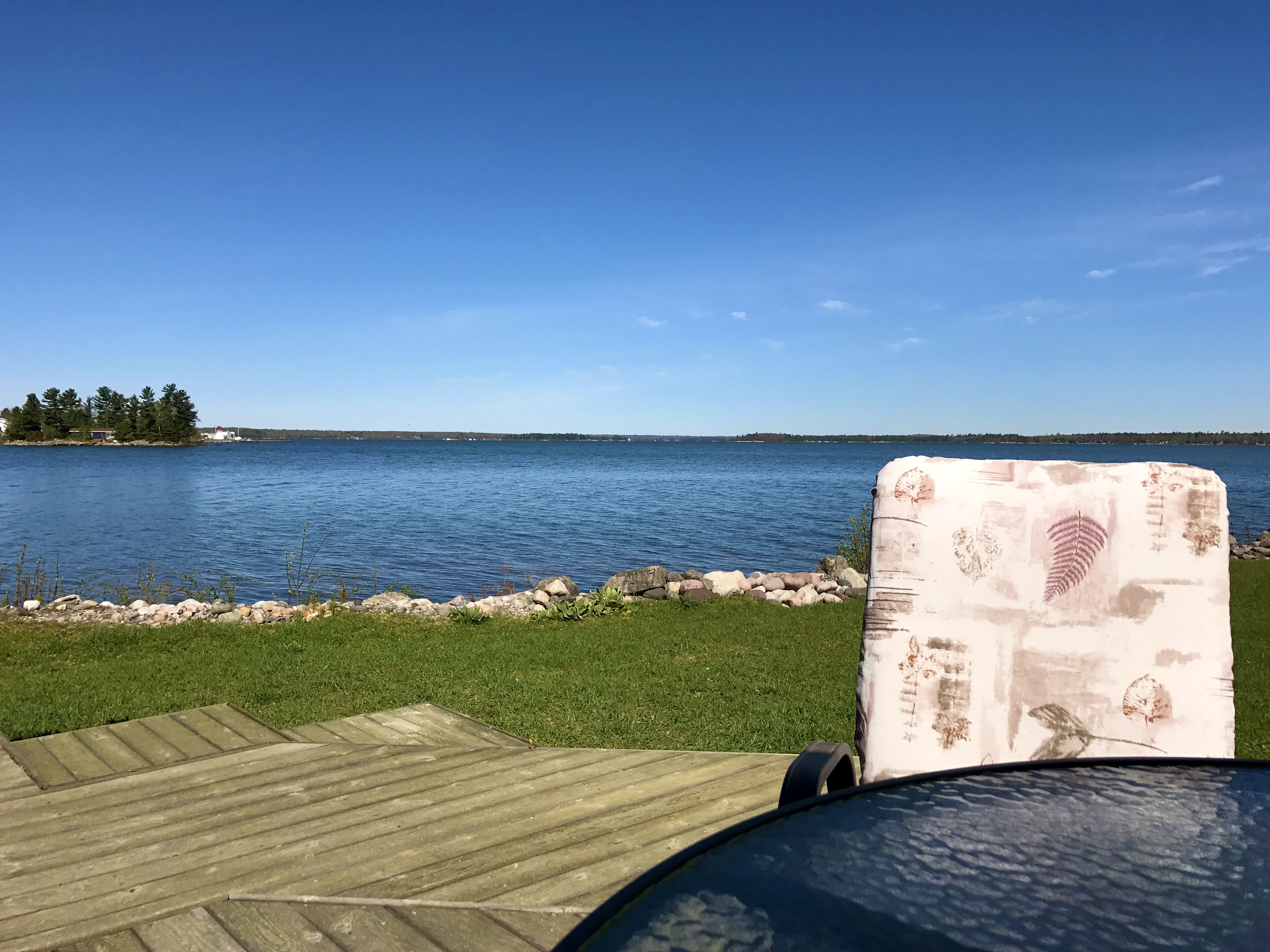 Panoramic Lakeside House on Private Peninsula Cabins for Rent in