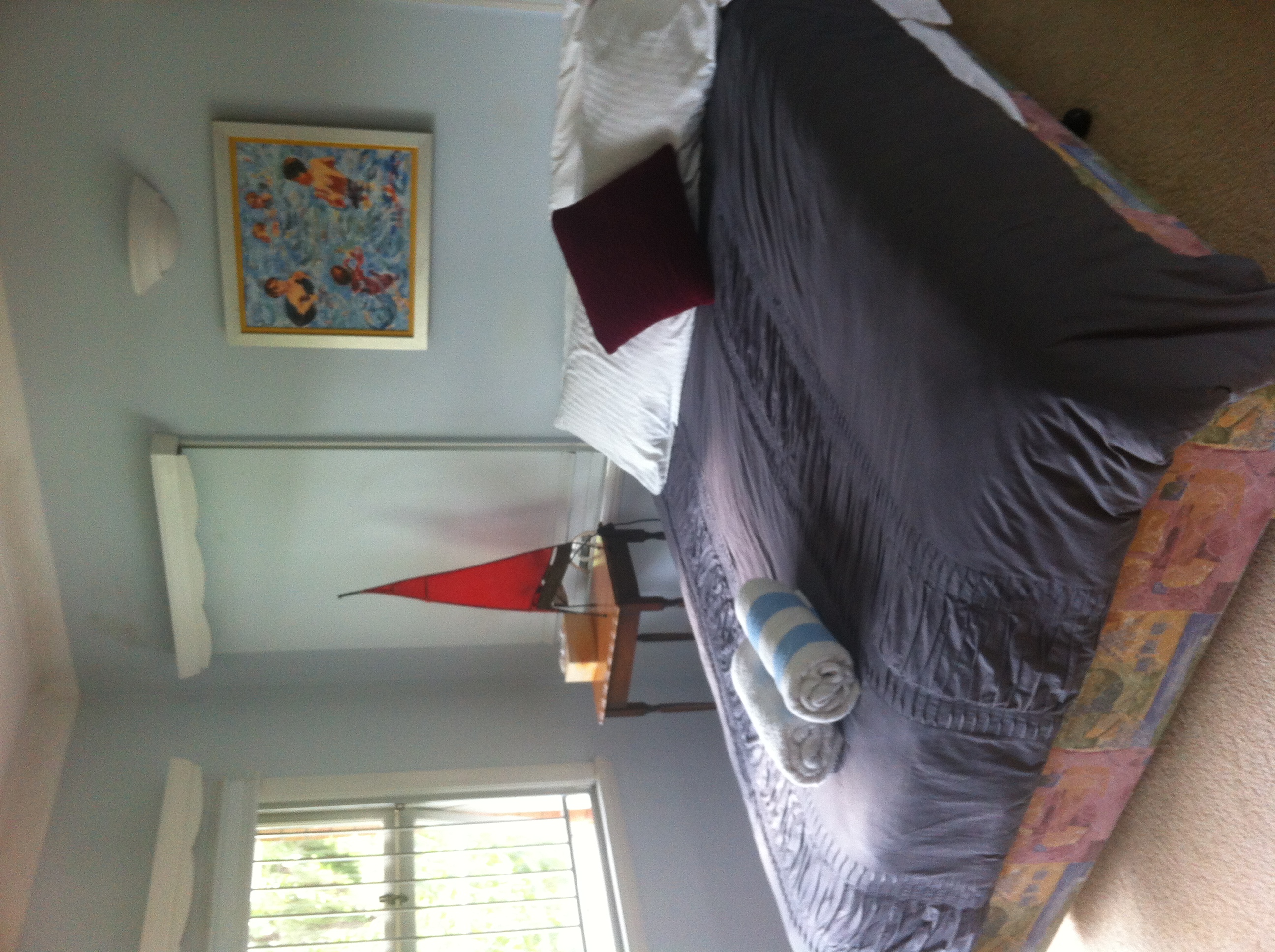Large private room & desk in inner city home in Wooloowin - Lutwyche, Brisbane