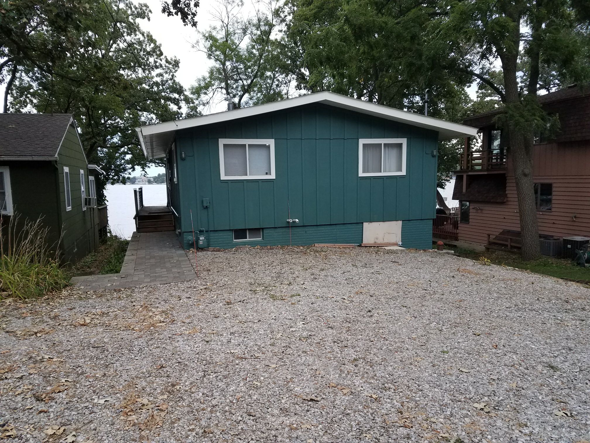 Relaxing South Shore Cabin on Lake Houses for Rent in Clear Lake