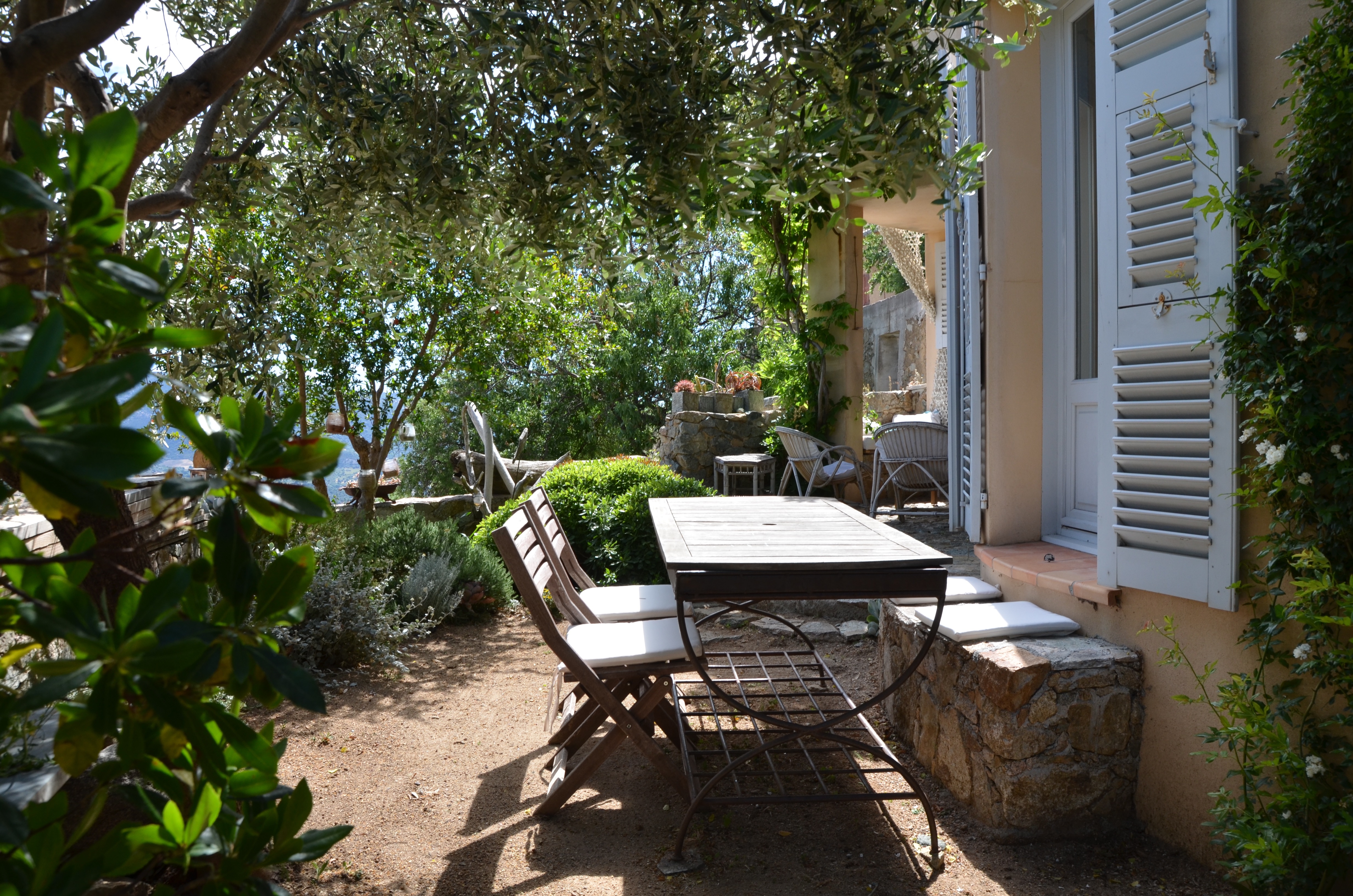 Peaceful house in the heart of a picturesque village