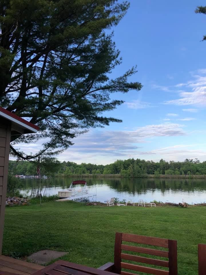 Amazing lake home views from every room Cabins for Rent in