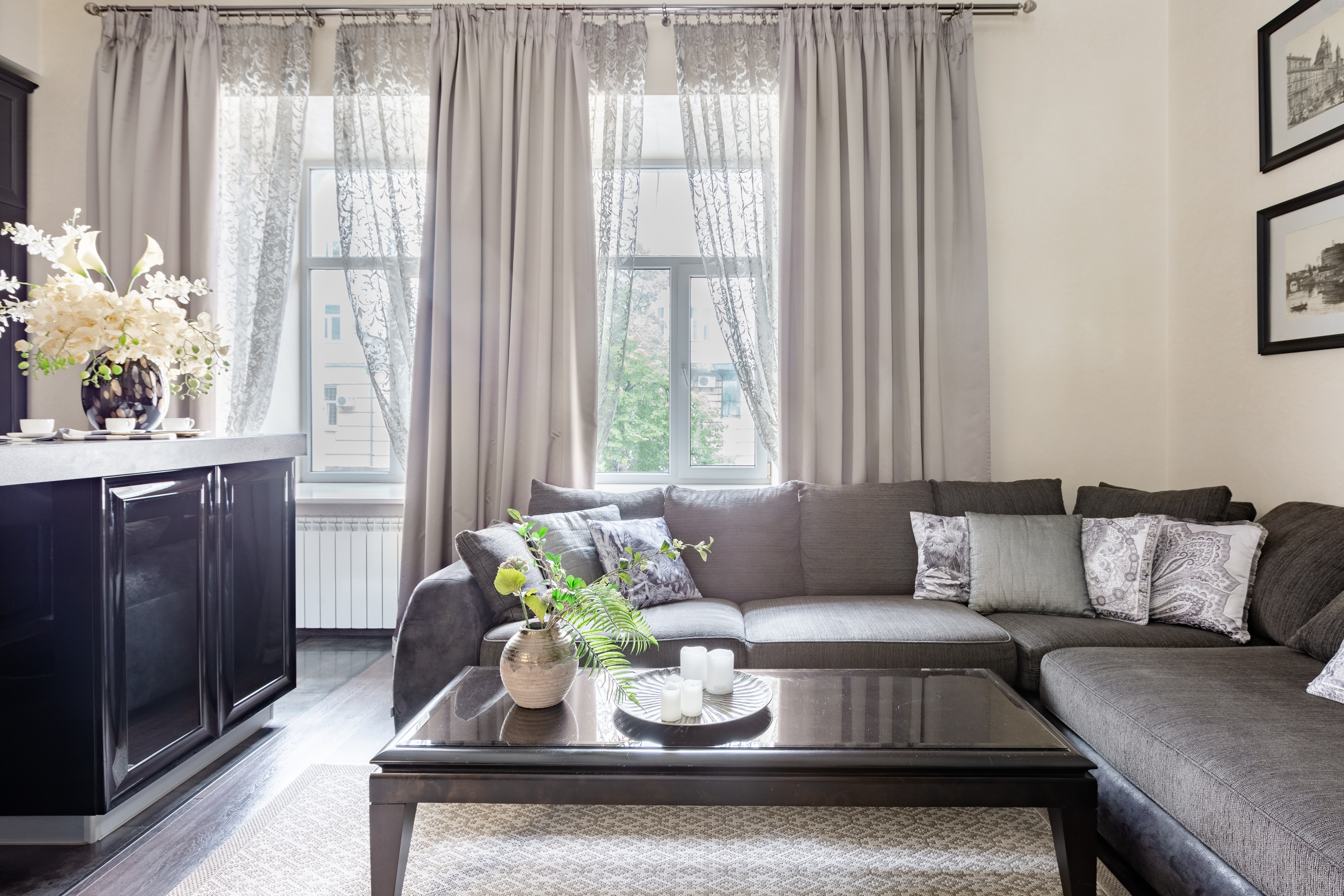 Sumptuously Decorated Apartment With Spa-Style Bathroom