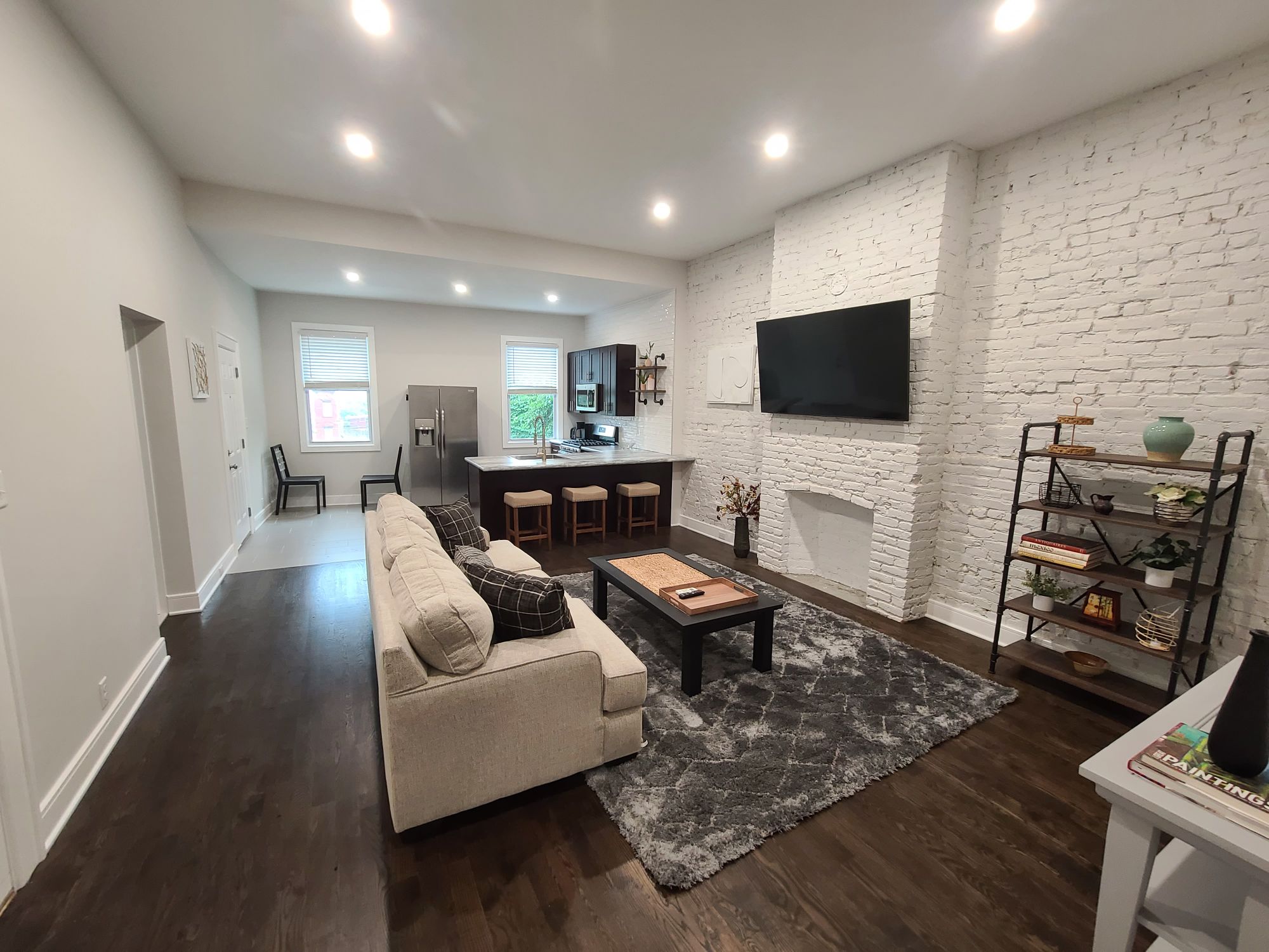 Luxurious one bedroom with off-street parking in SECOND WARD, Albany