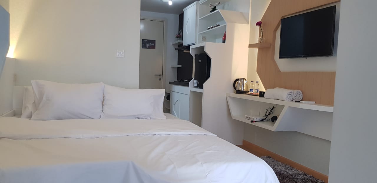 Modern Stylish Studio Mtown Gading Serpong (WIFI)