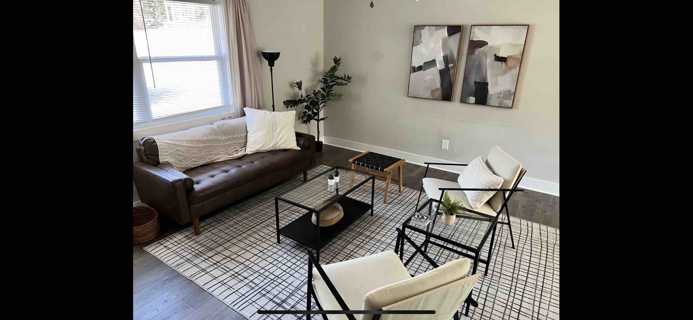 Nice Walking Neighborhood & Clean Comfortable Stay