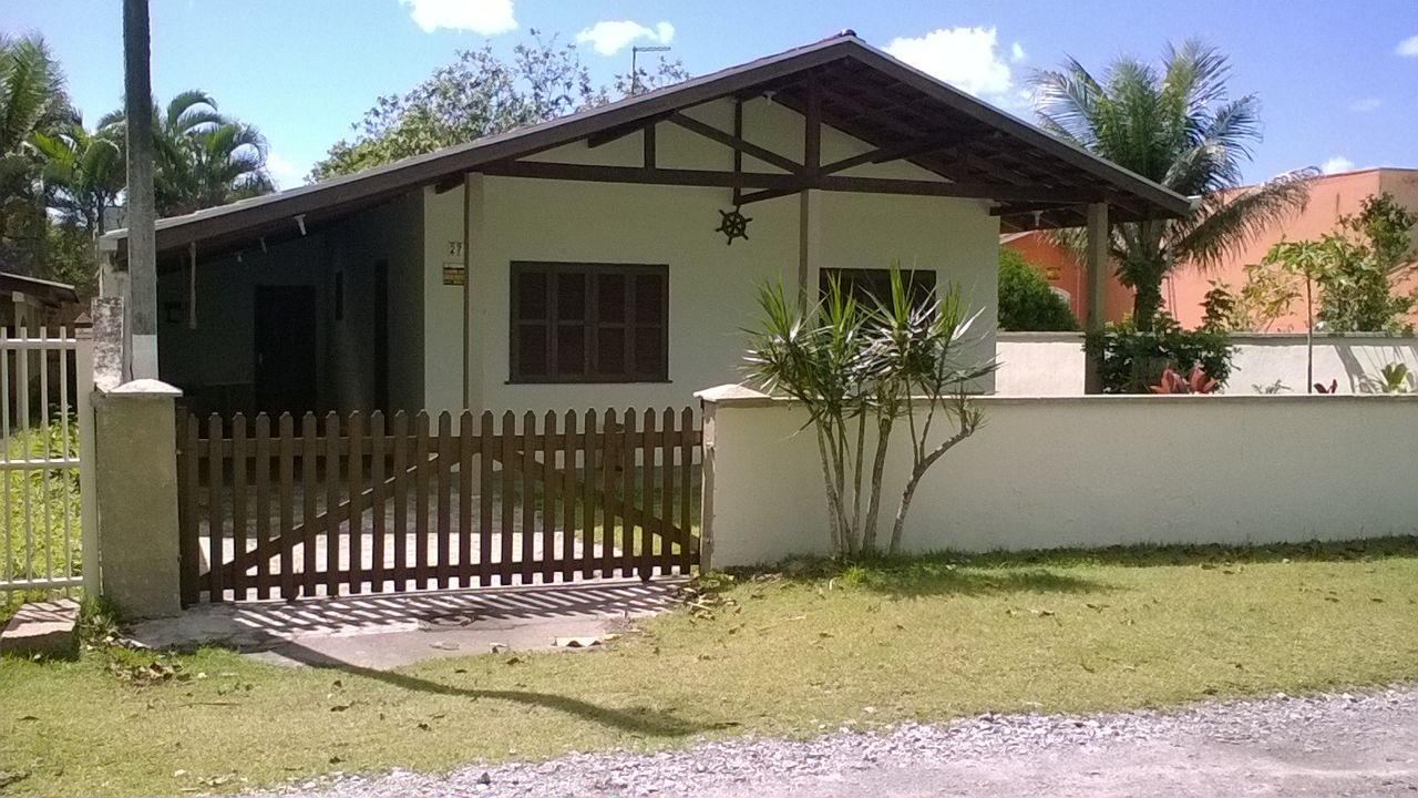 Aconchegante casa na Praia Baln. Solymar Matinhos!  Casas para Alugar