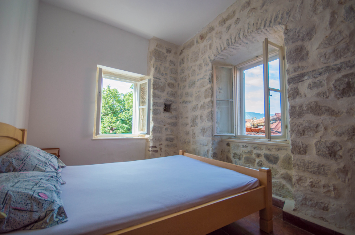 MARIA...OldTown Risan..2BDRM quiet apartment