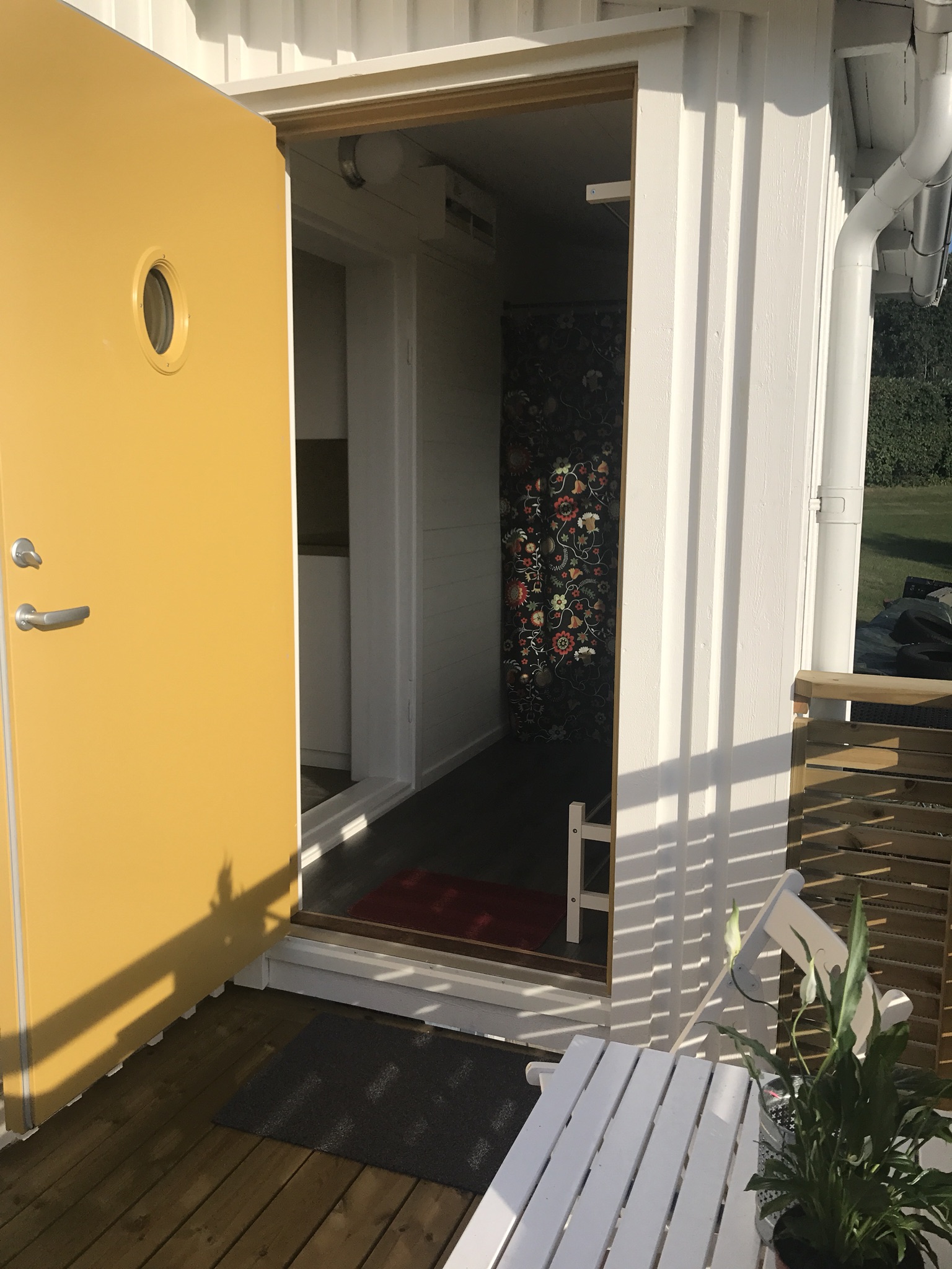 Mysig stuga i centrala Hamburgsund