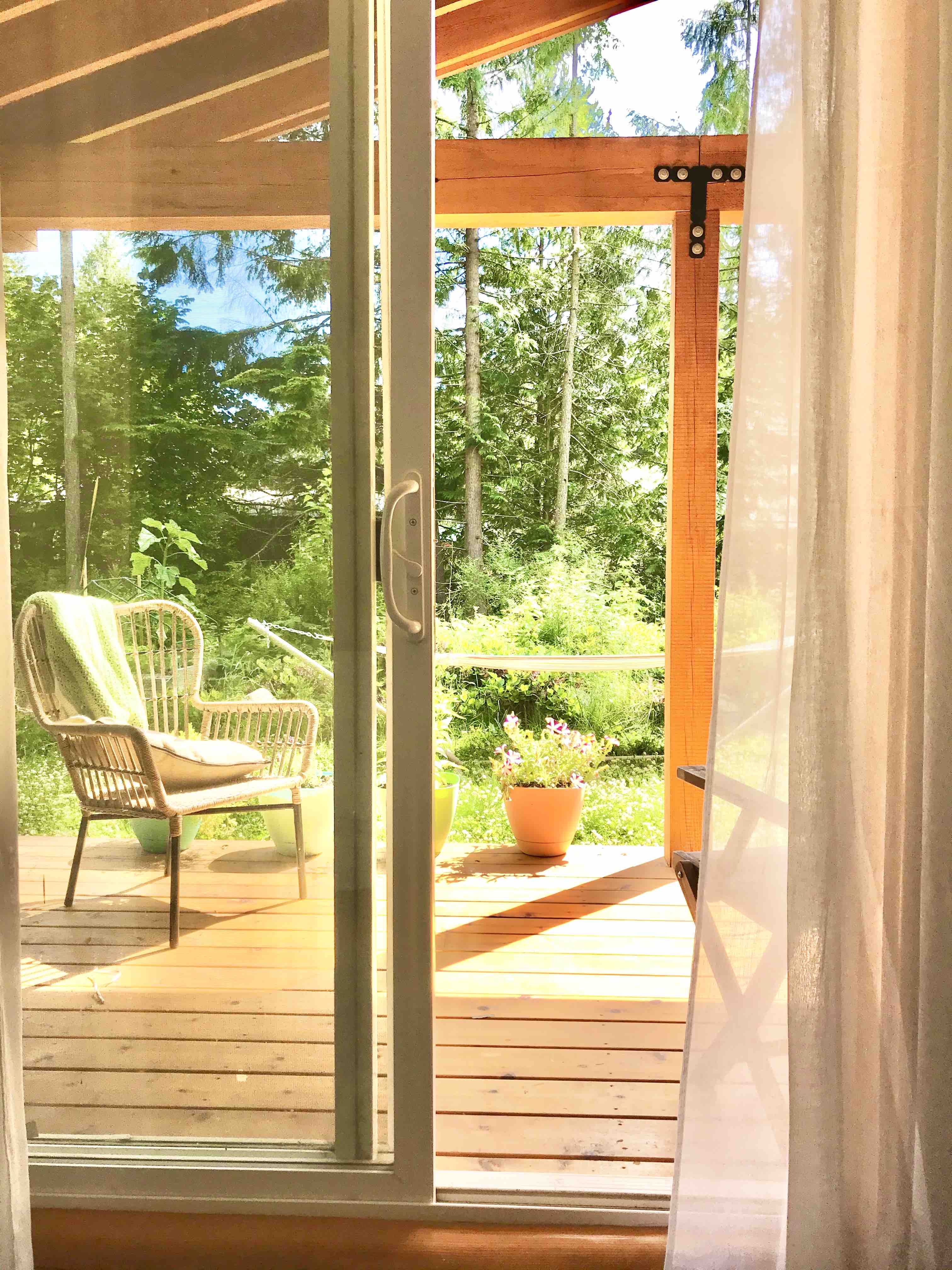 Midnight in Paradise: Nature, Stay, Play, Art