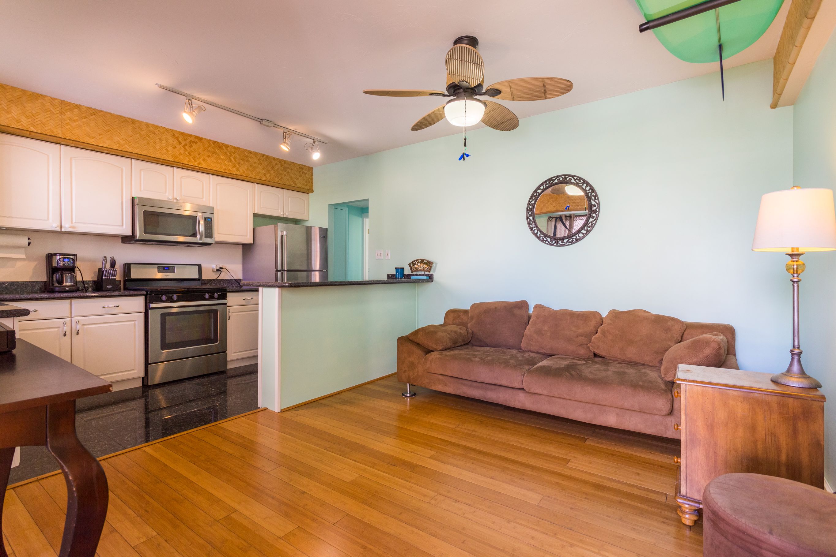 Waikiki cozy one bedroom with one parking space ...