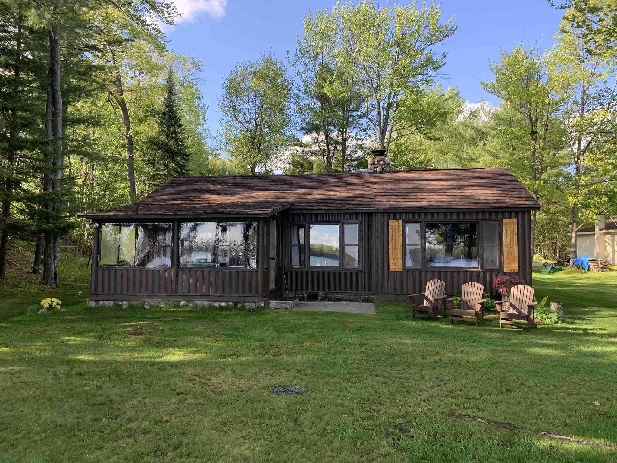 Lake front cottage on Lake Margrethe Cabins for Rent in Grayling