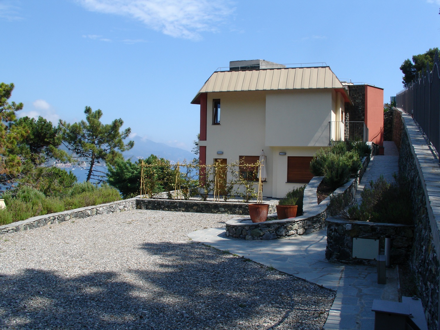 Monterosso SPRAWLING Apt/Home w/ Sea views Apartments for Rent in