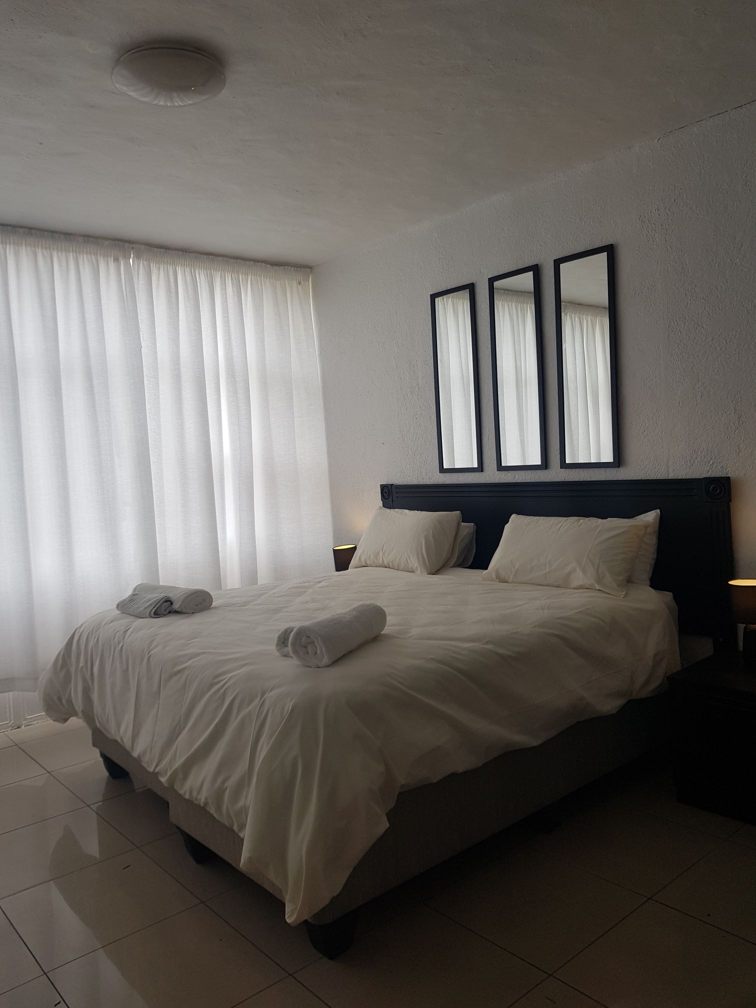 Inn & Out Sandton Park 4.6 kms from Sandton City Apartments for Rent