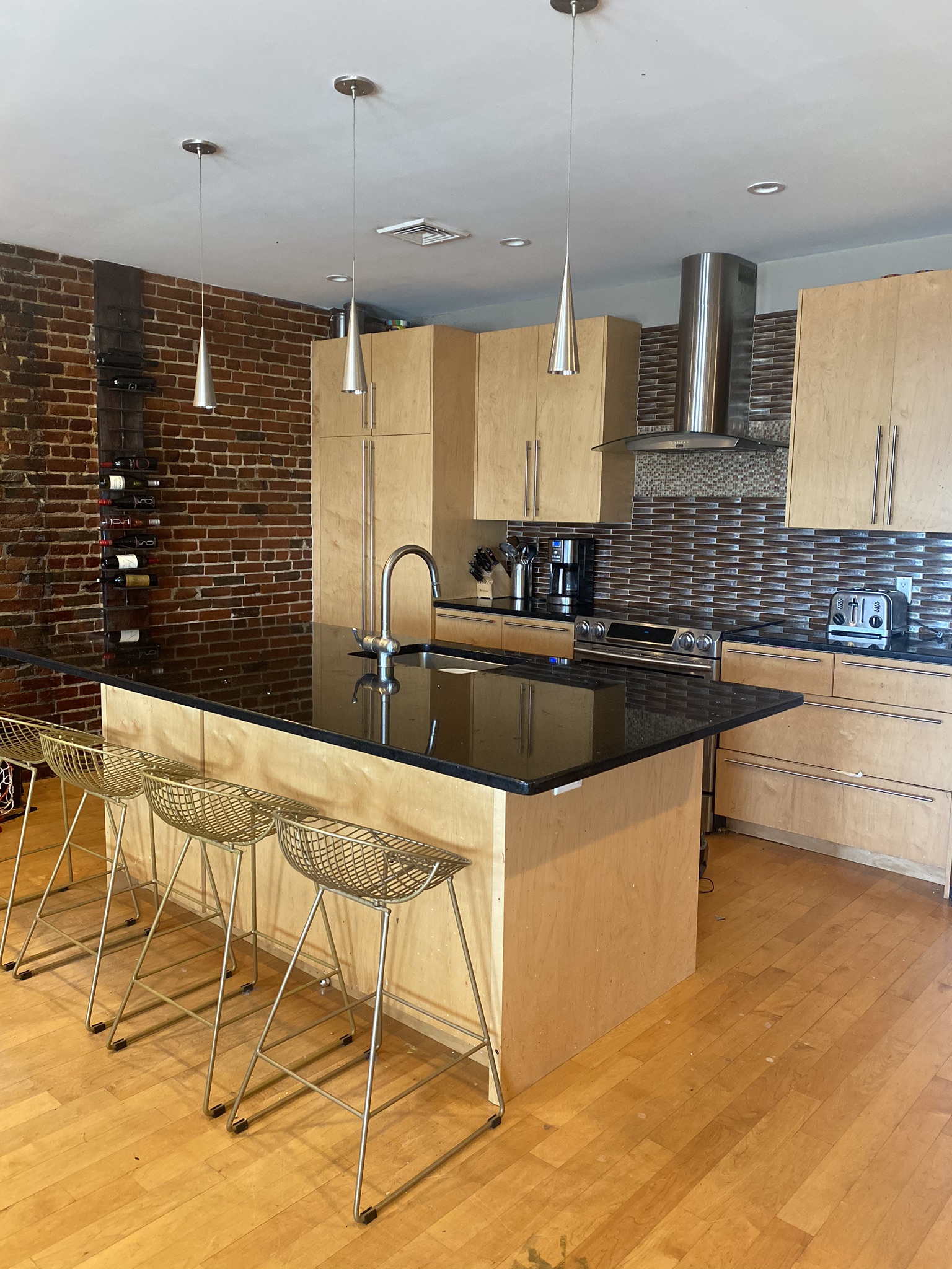Boston Harbor View! Free Parking! Modern 3 bedroom