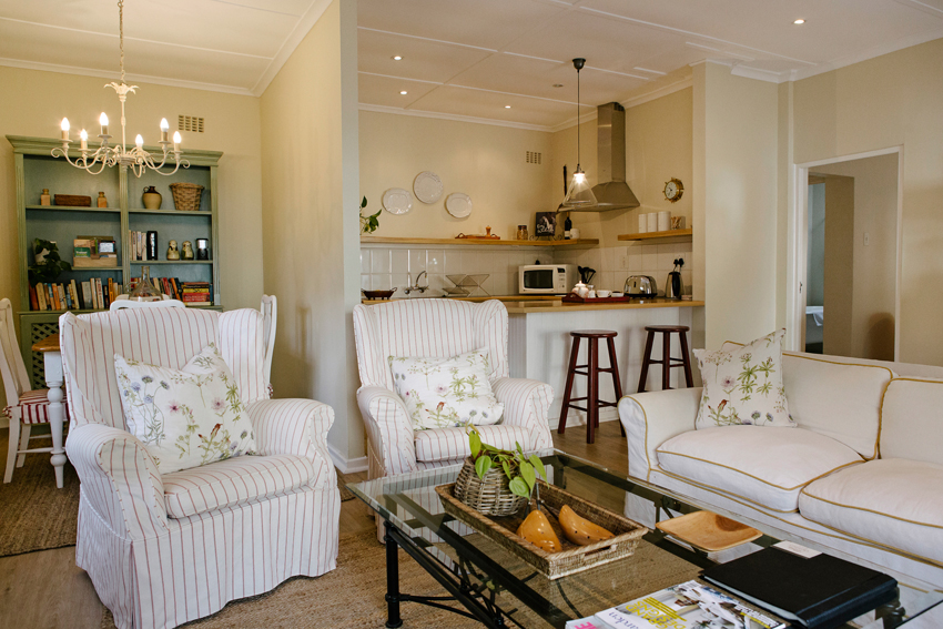 idyllic private Cottage, cleaning weekdays incl. in Ward 59, Cape Town