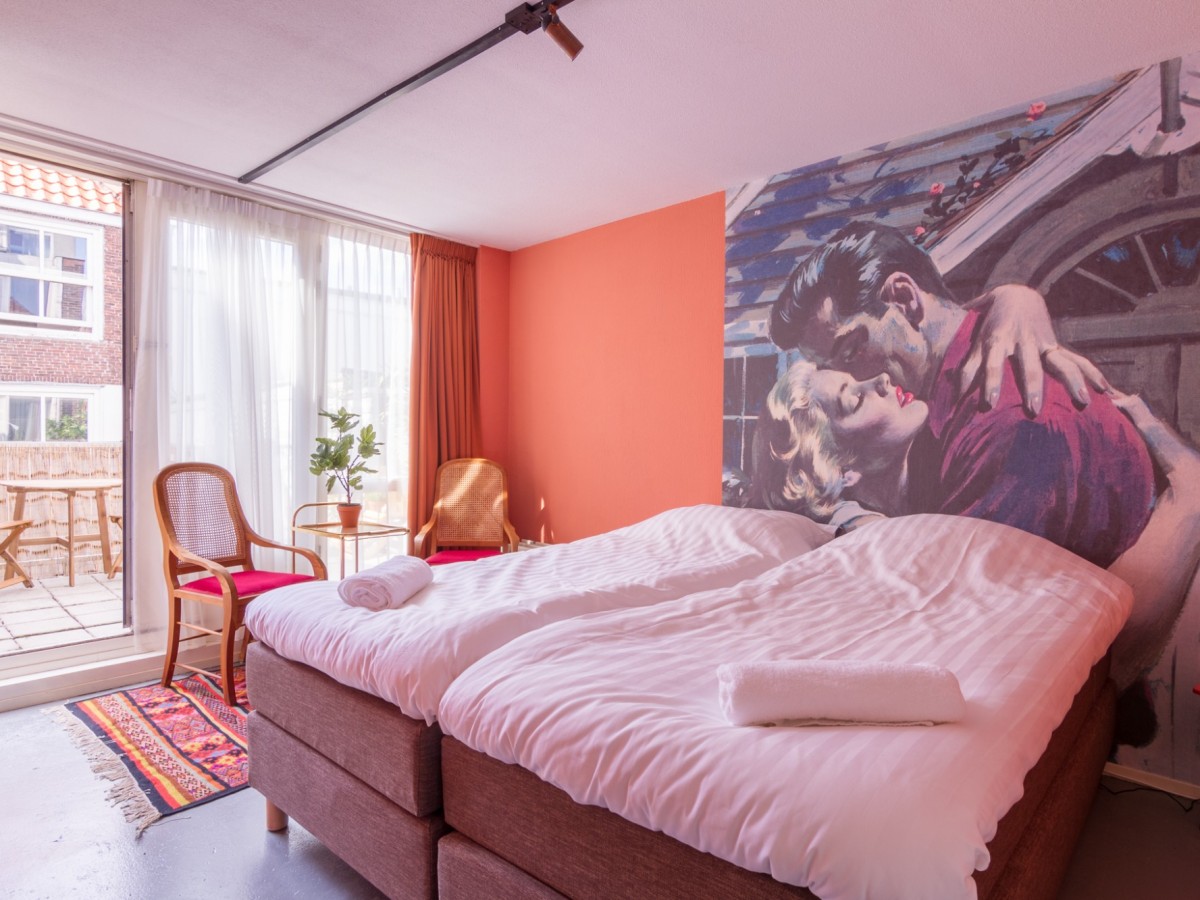 Lovely passion room with balcony on Grote Markt! — The Hague stay