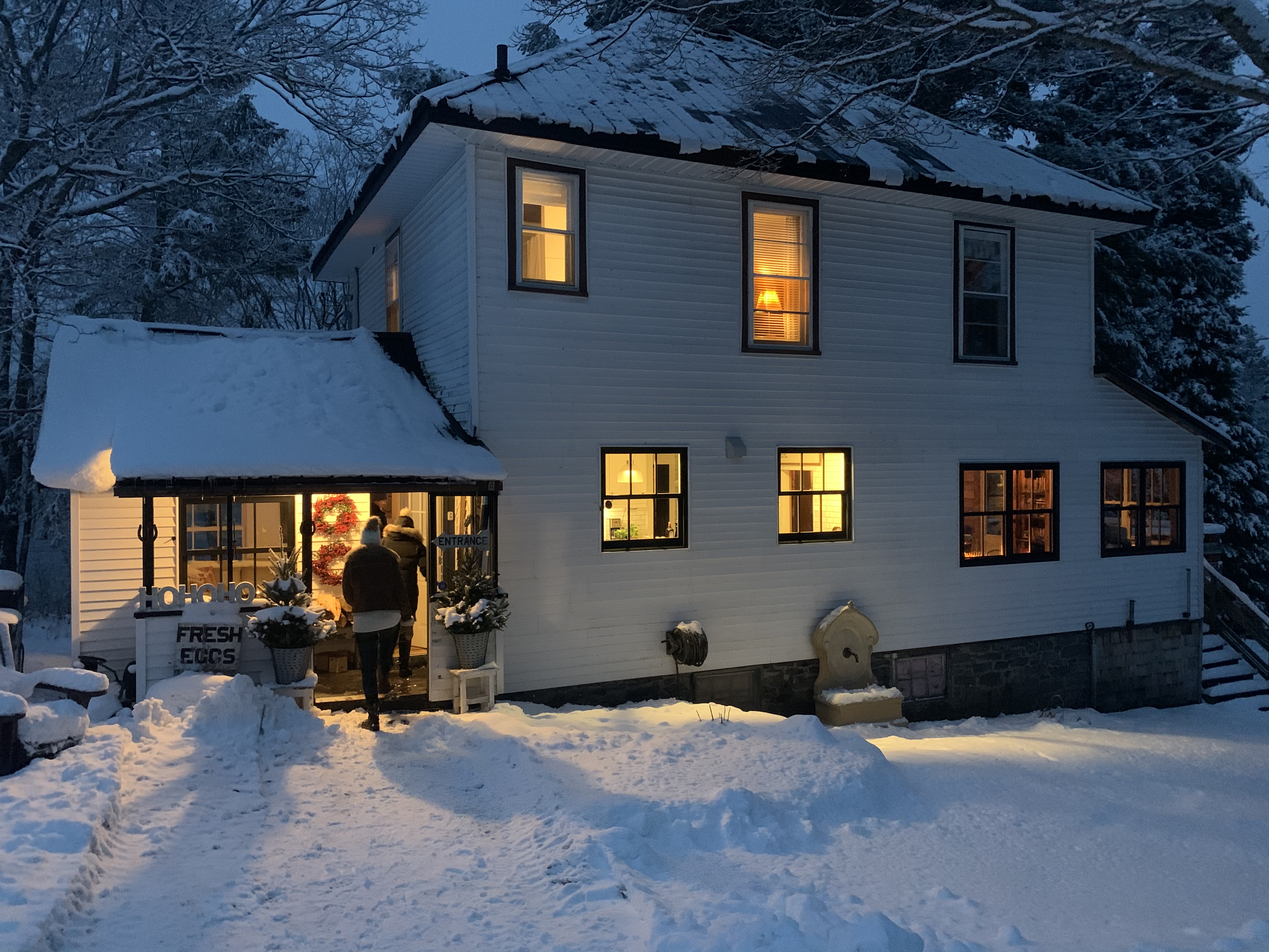 Gorgeous Farmhouse on Lake Muskoka
